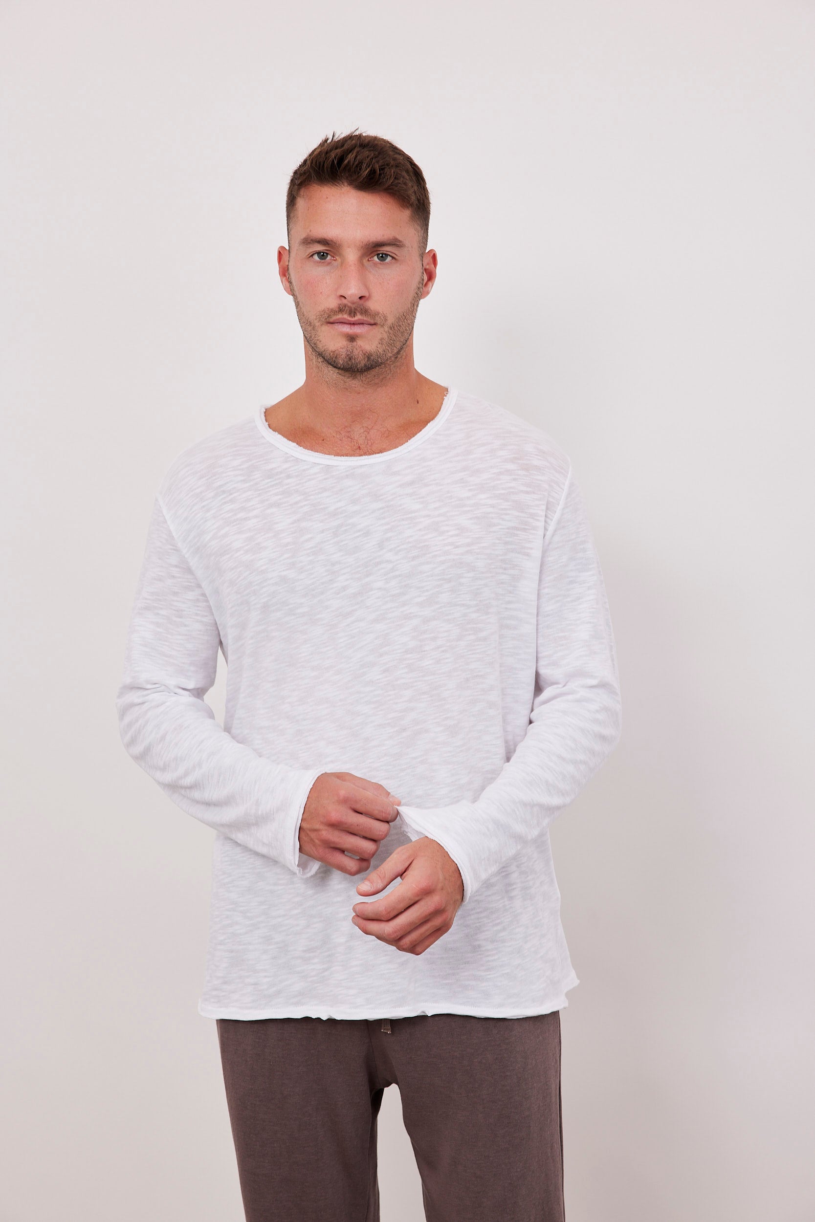 חולצה בטקסטורה סיומת פרומה