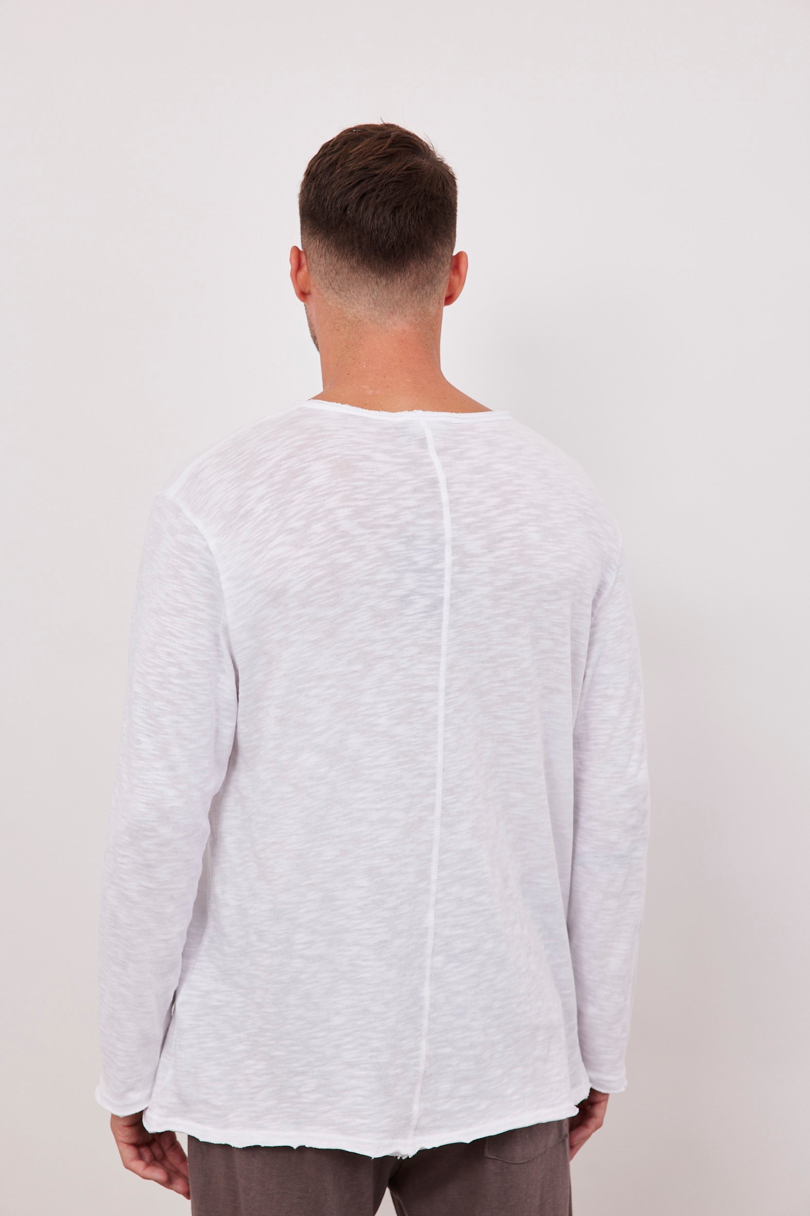 חולצה בטקסטורה סיומת פרומה