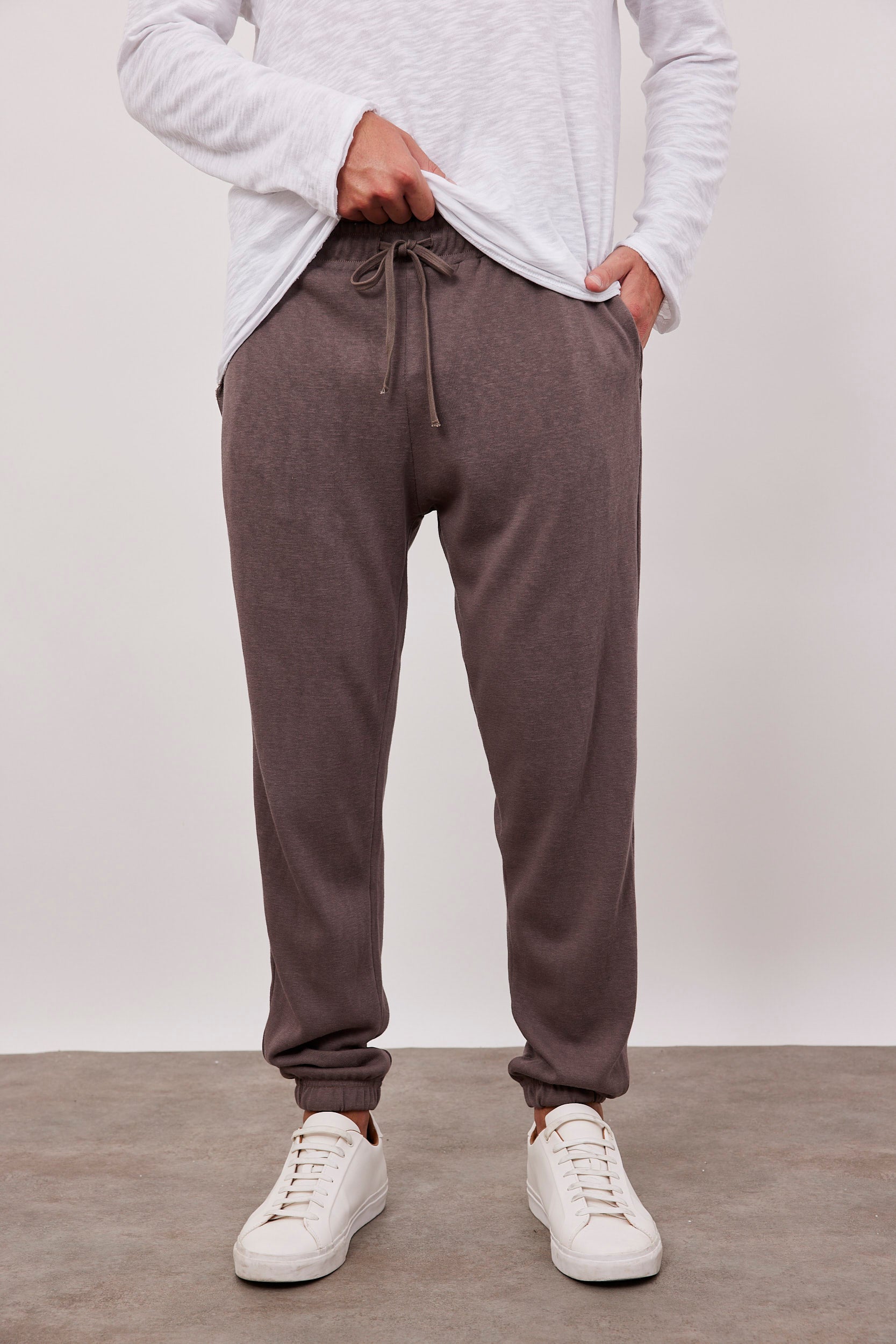 מכנסיים ארוכים בסיומת גומי