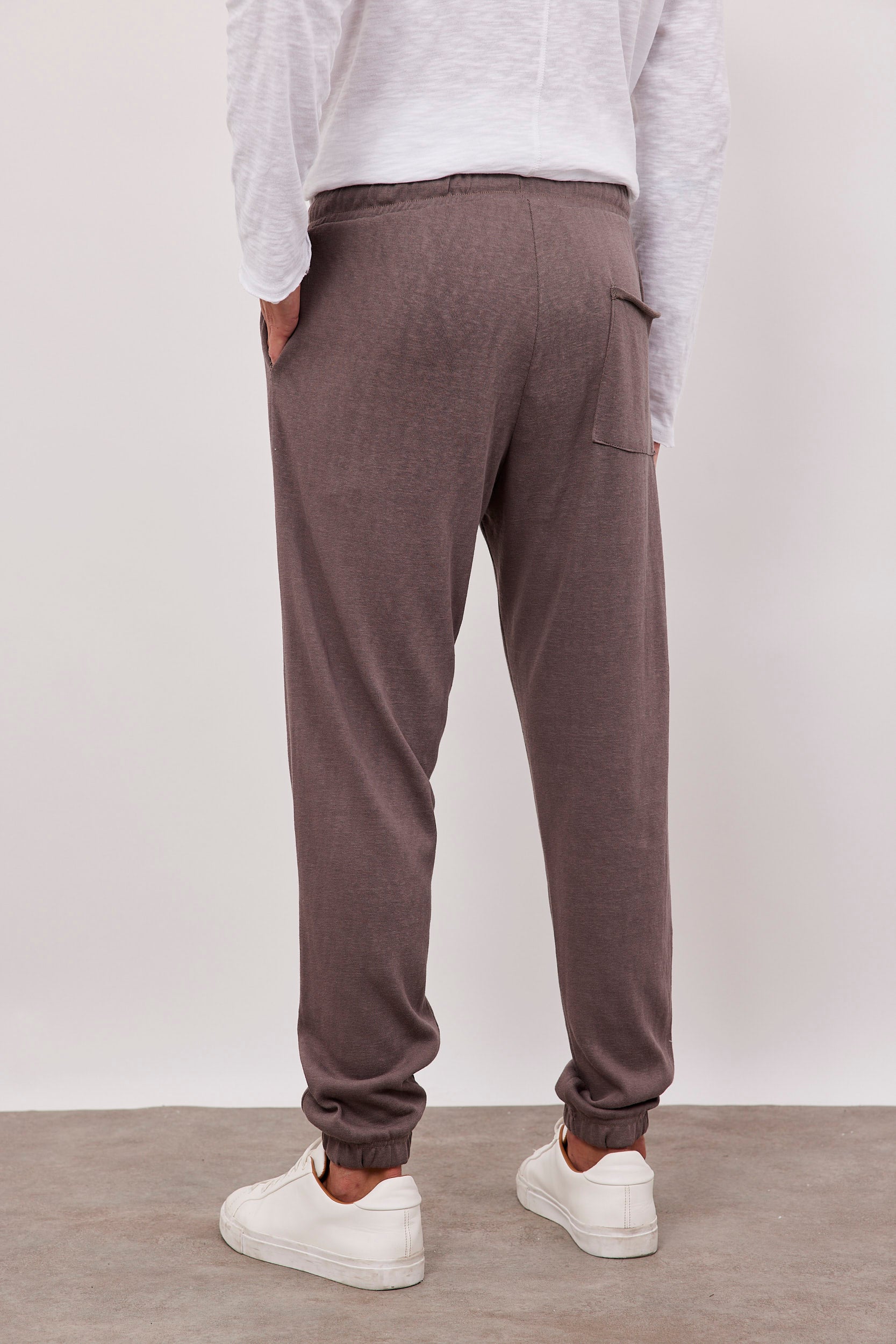 מכנסיים ארוכים בסיומת גומי