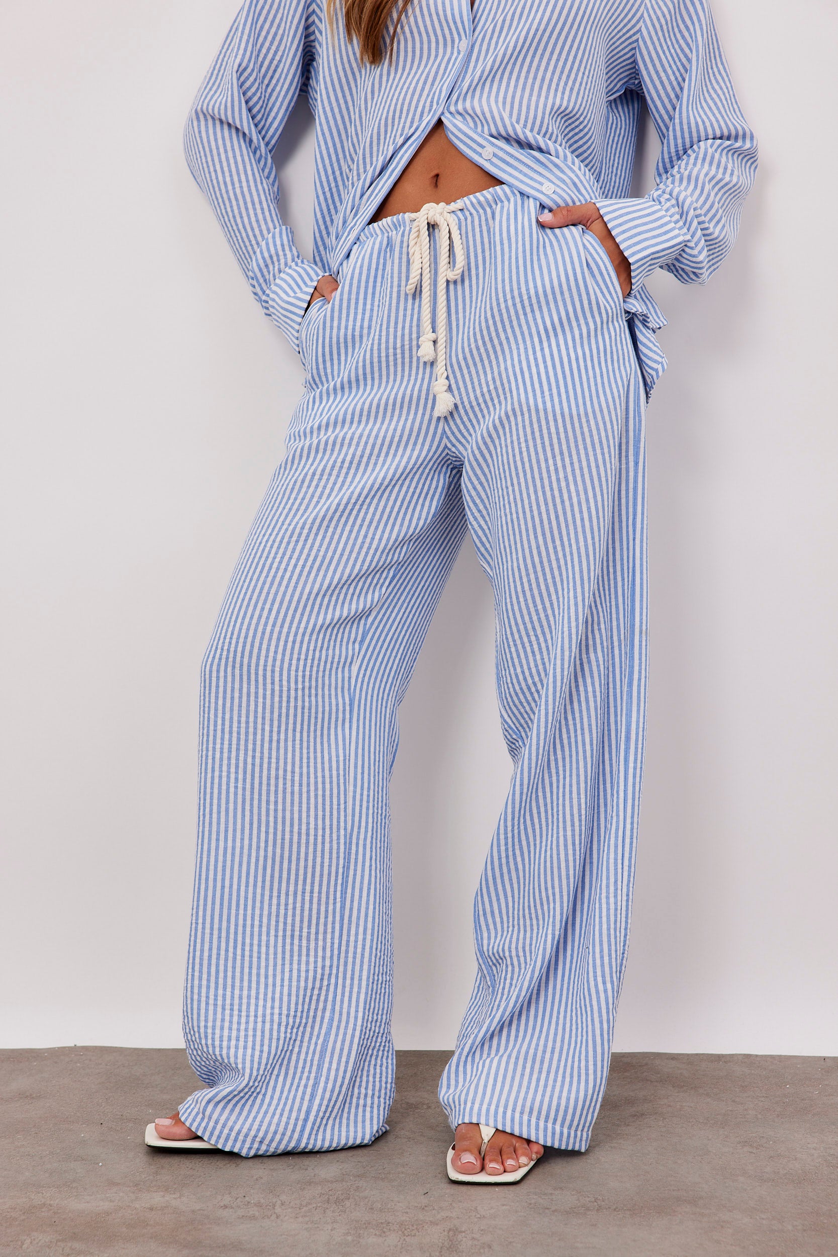 מכנסיים ארוכים בהדפס פסים