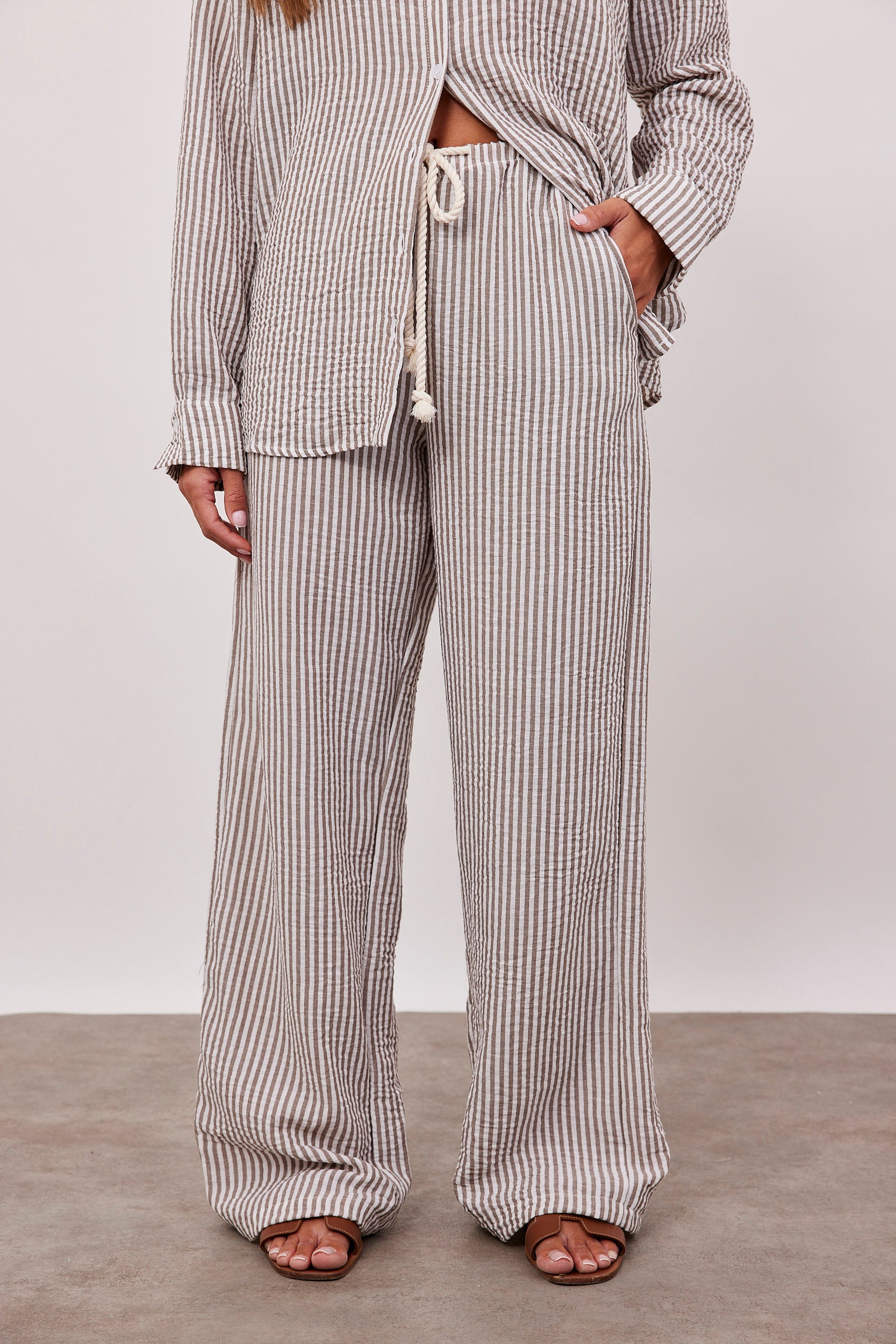 מכנסיים ארוכים בהדפס פסים