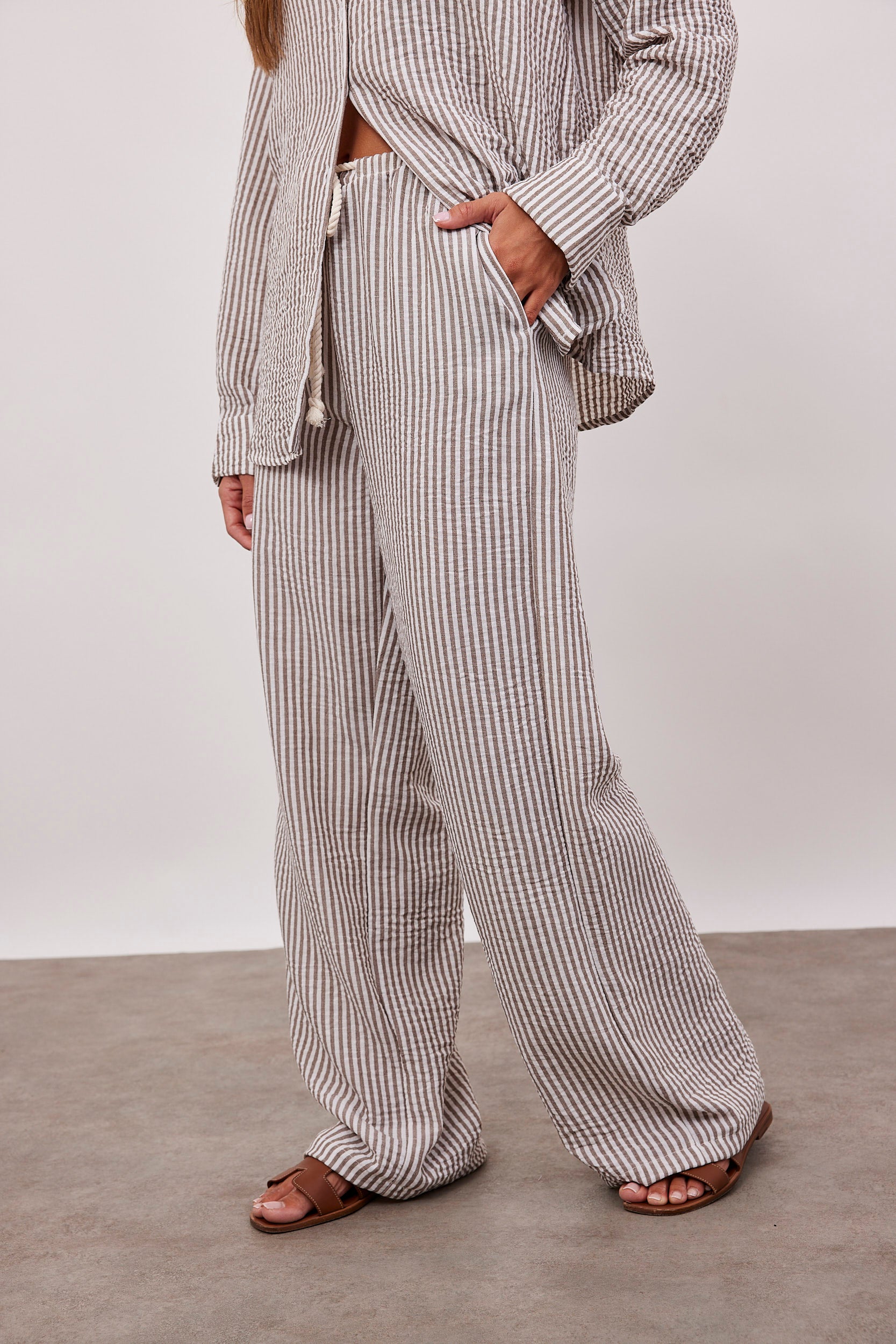 מכנסיים ארוכים בהדפס פסים