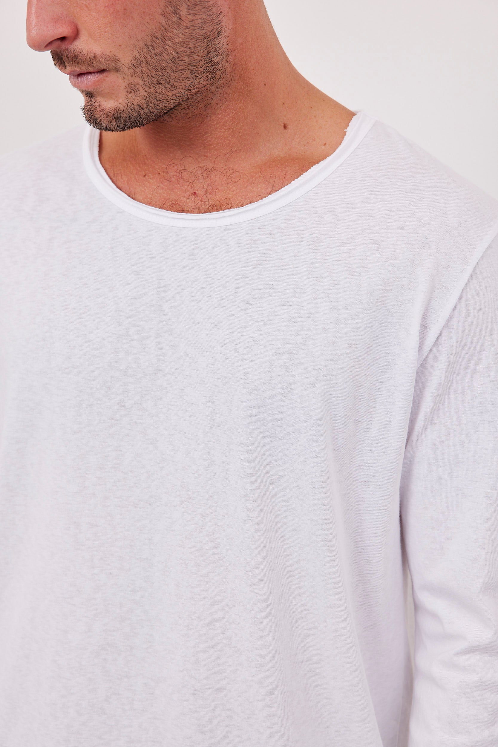 חולצה ארוכה במפתח פרום