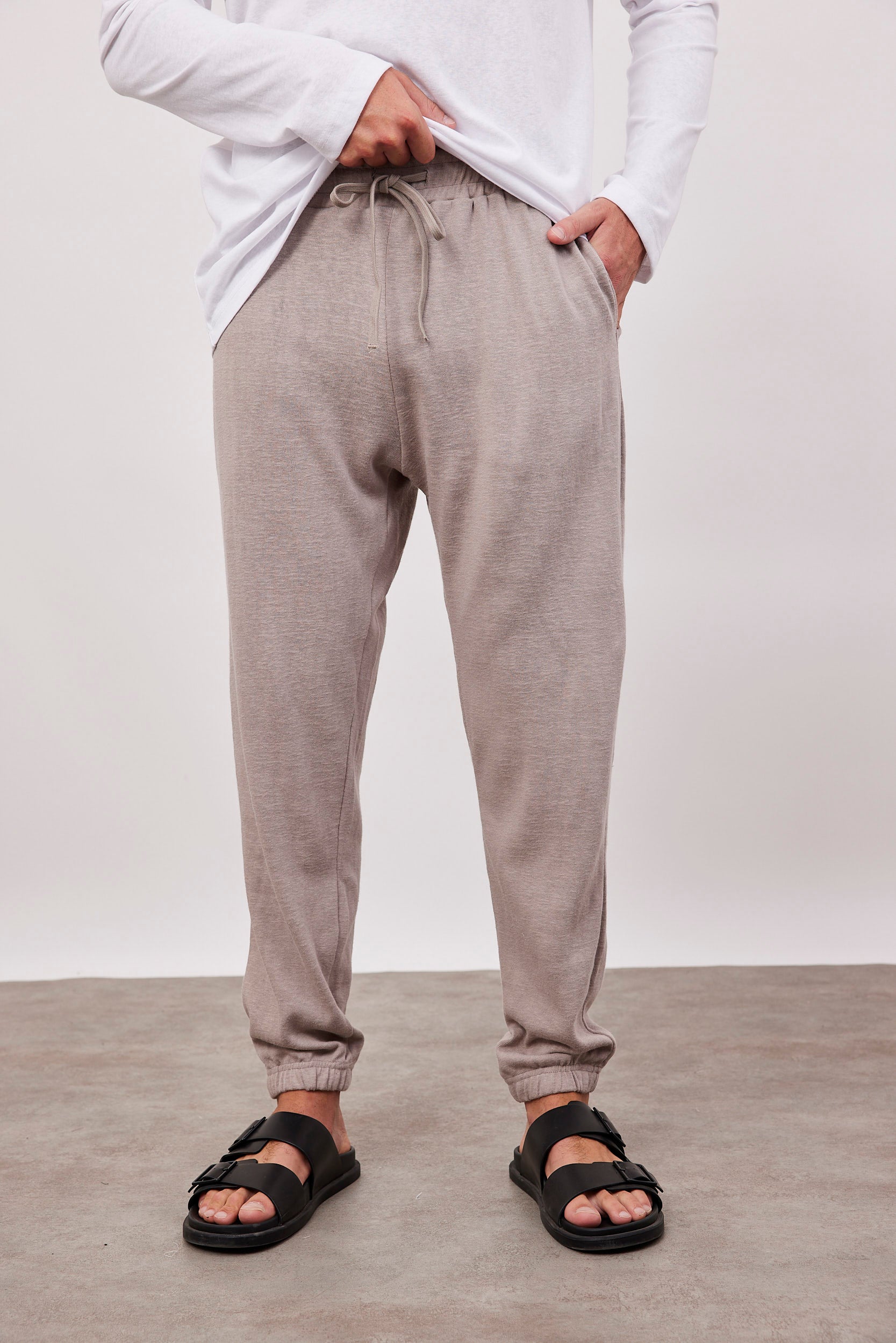 מכנסיים ארוכים בסיומת גומי