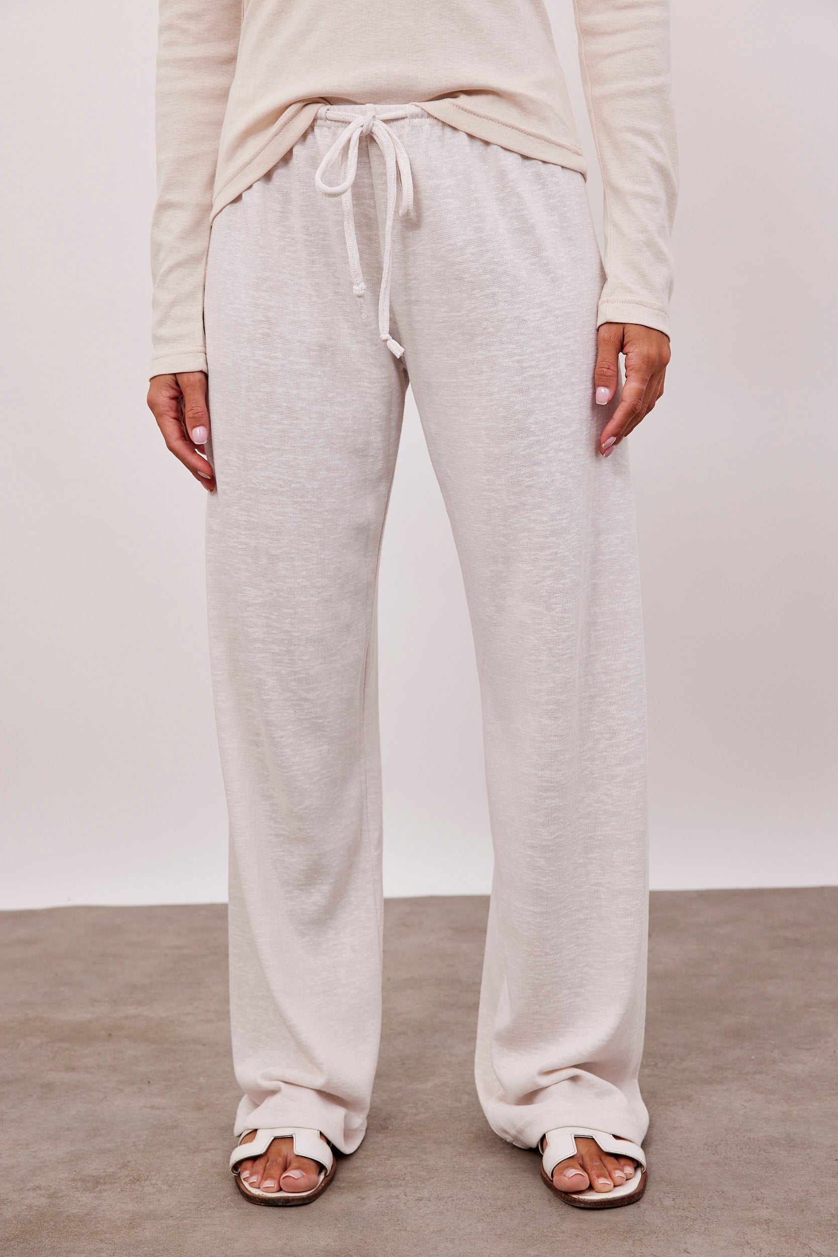 מכנסיים ארוכים במראה פשתן