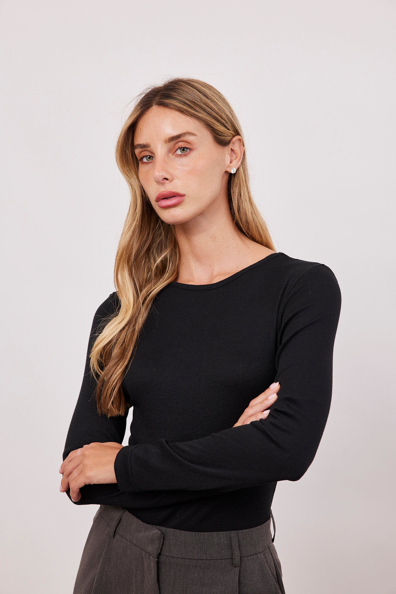 חולצת פוינטל ארוכה מפתח עגול