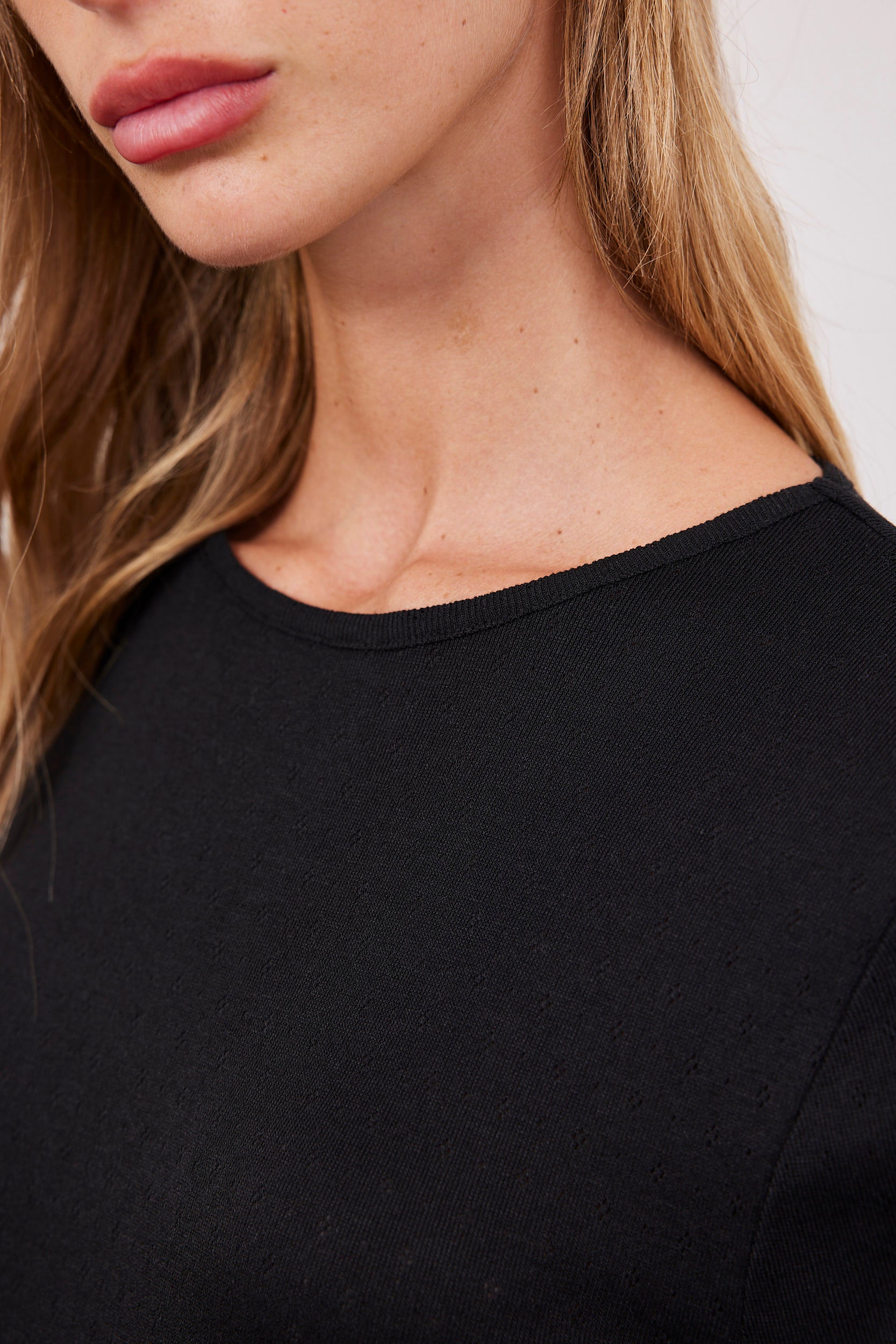 חולצת פוינטל ארוכה מפתח עגול