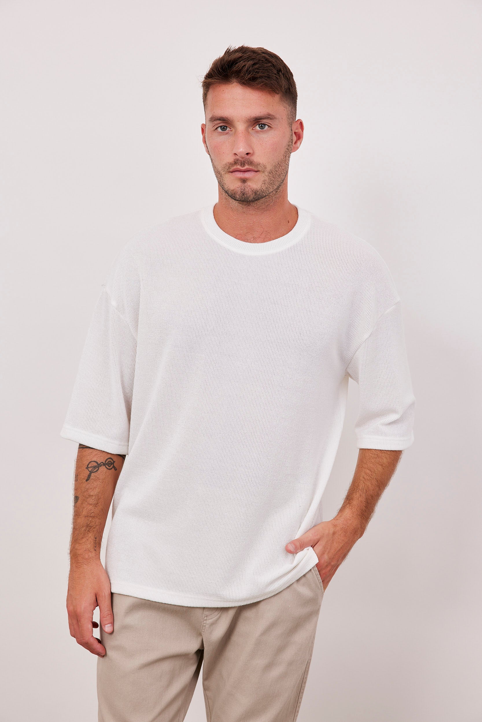 חולצה קצרה בטקסטורת פסים