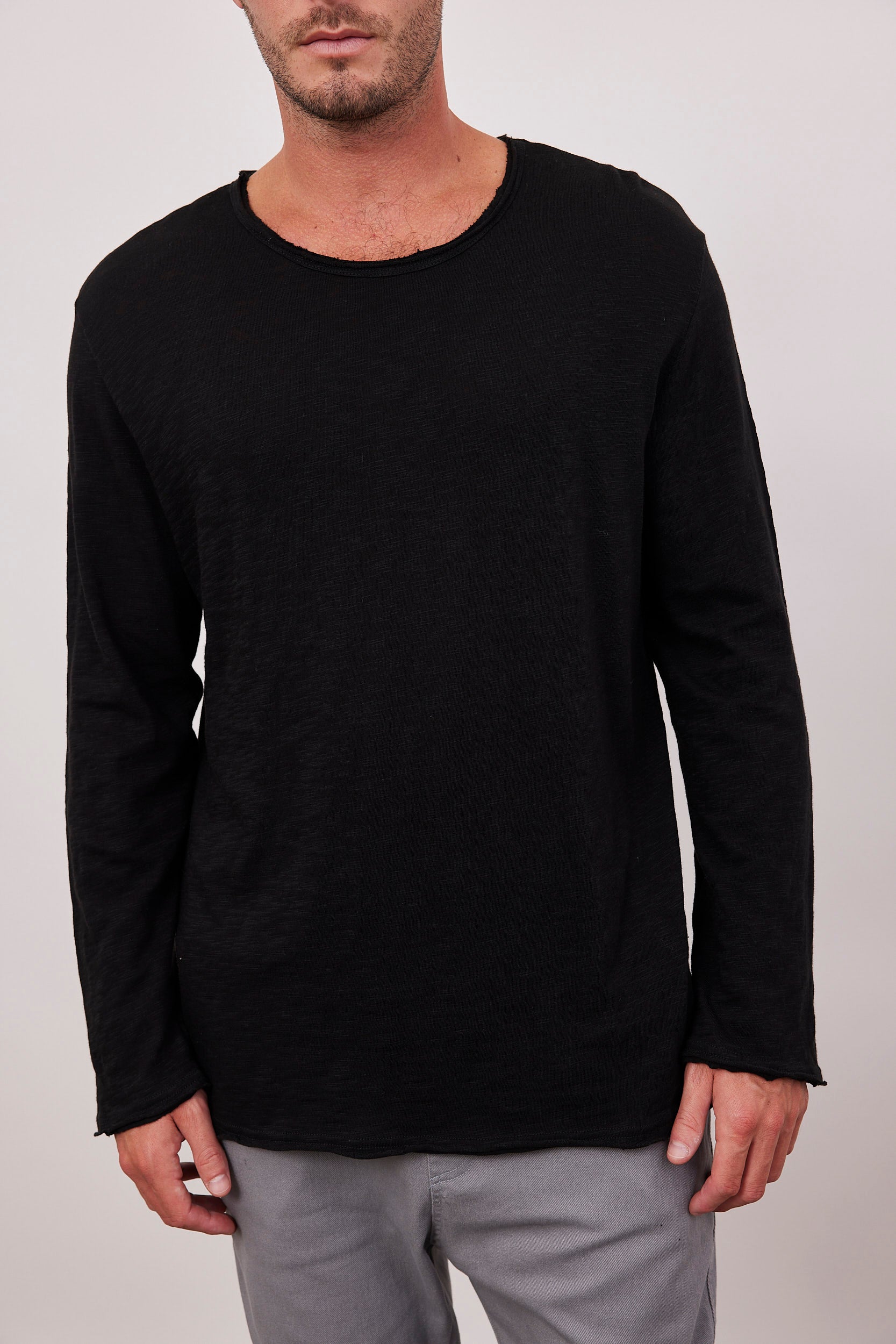 חולצה בטקסטורה סיומת פרומה