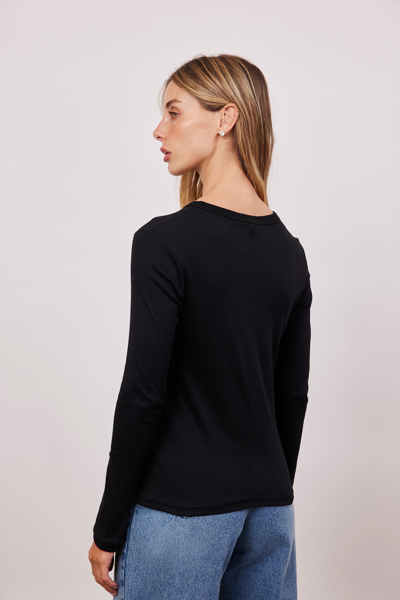 חולצת בייסיק ארוכה