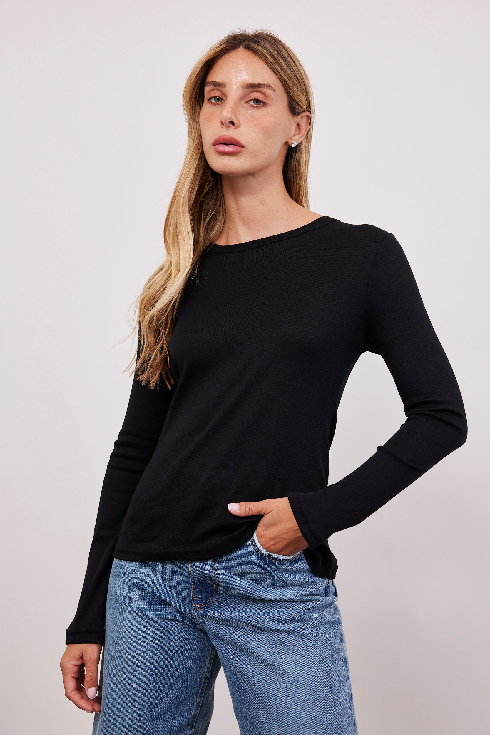 חולצת בייסיק ארוכה