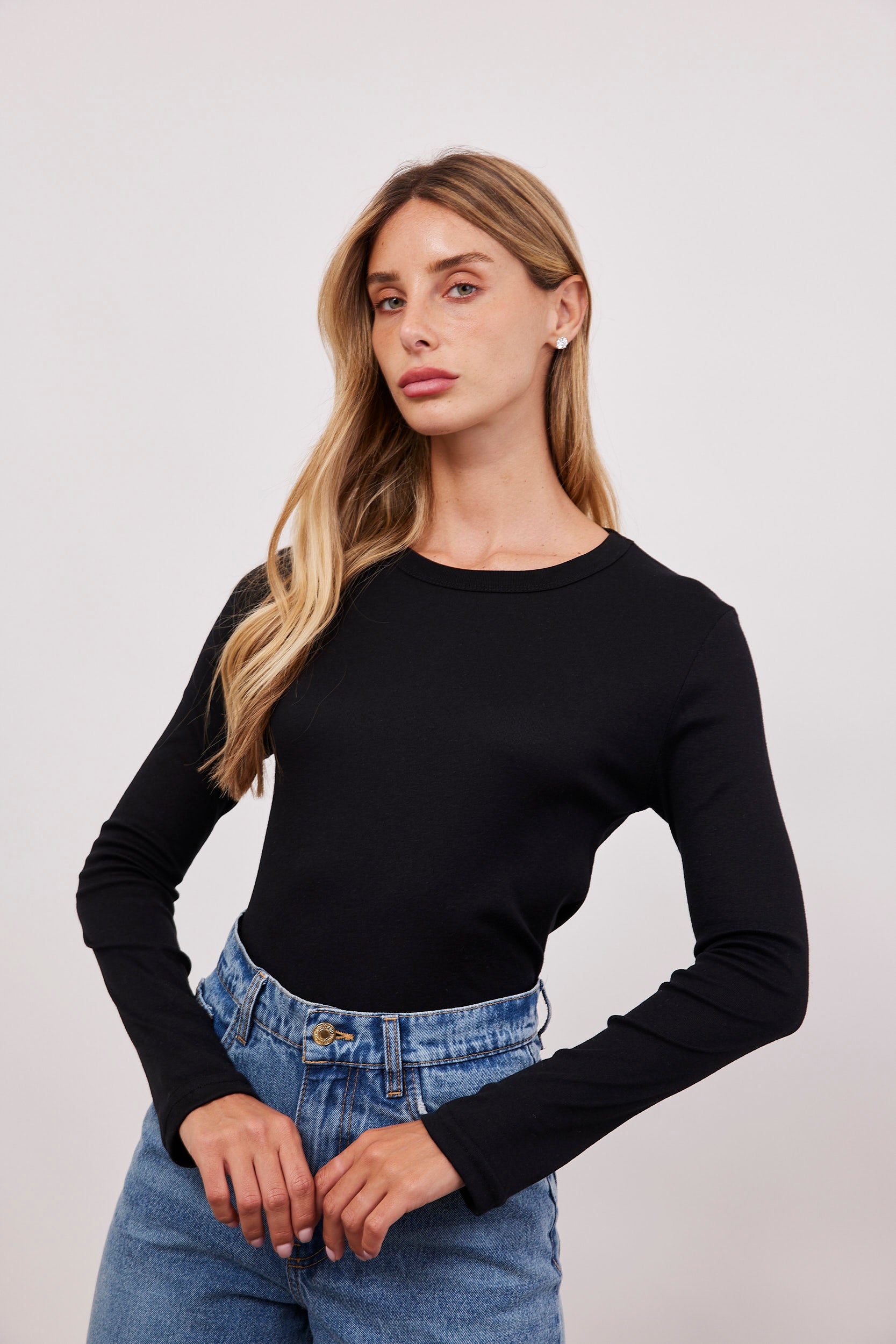 חולצת בייסיק ארוכה