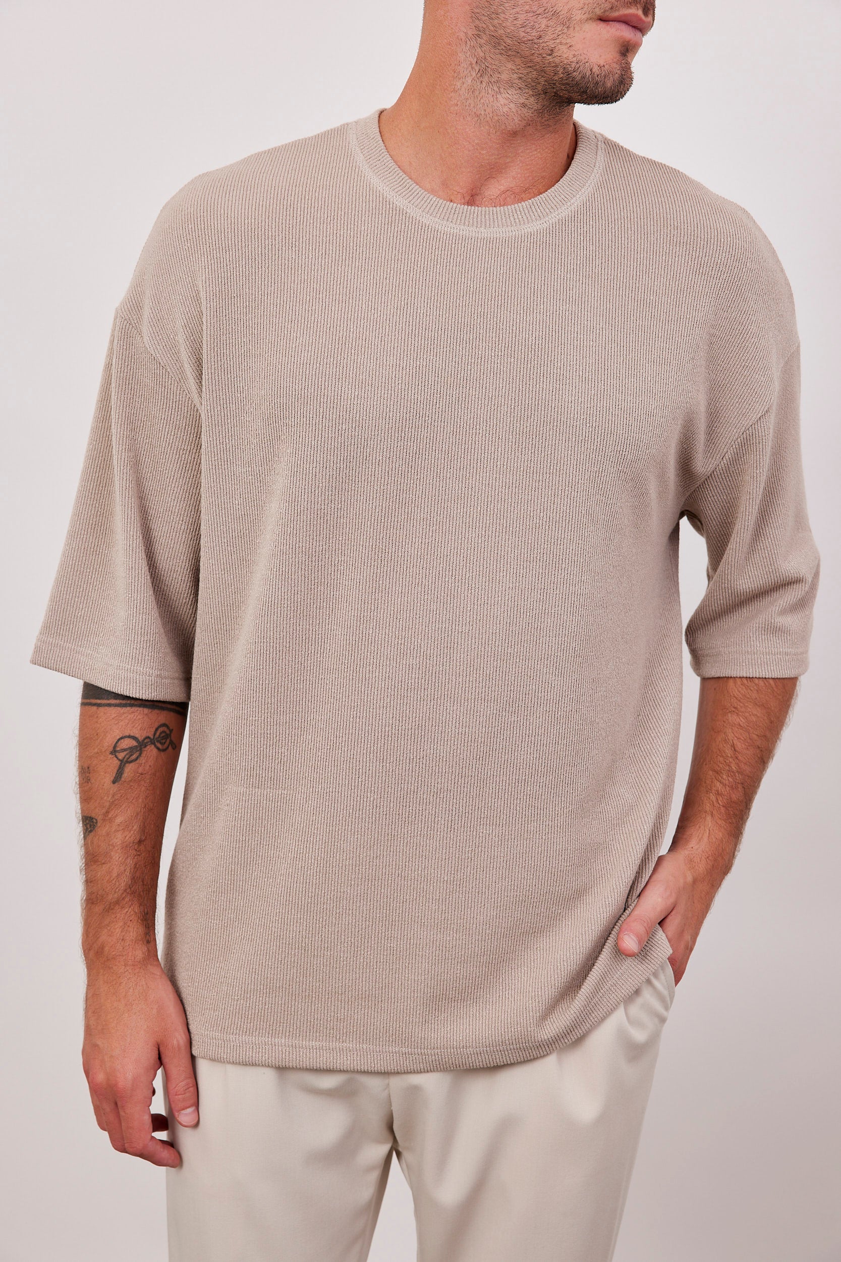 חולצה קצרה בטקסטורת פסים