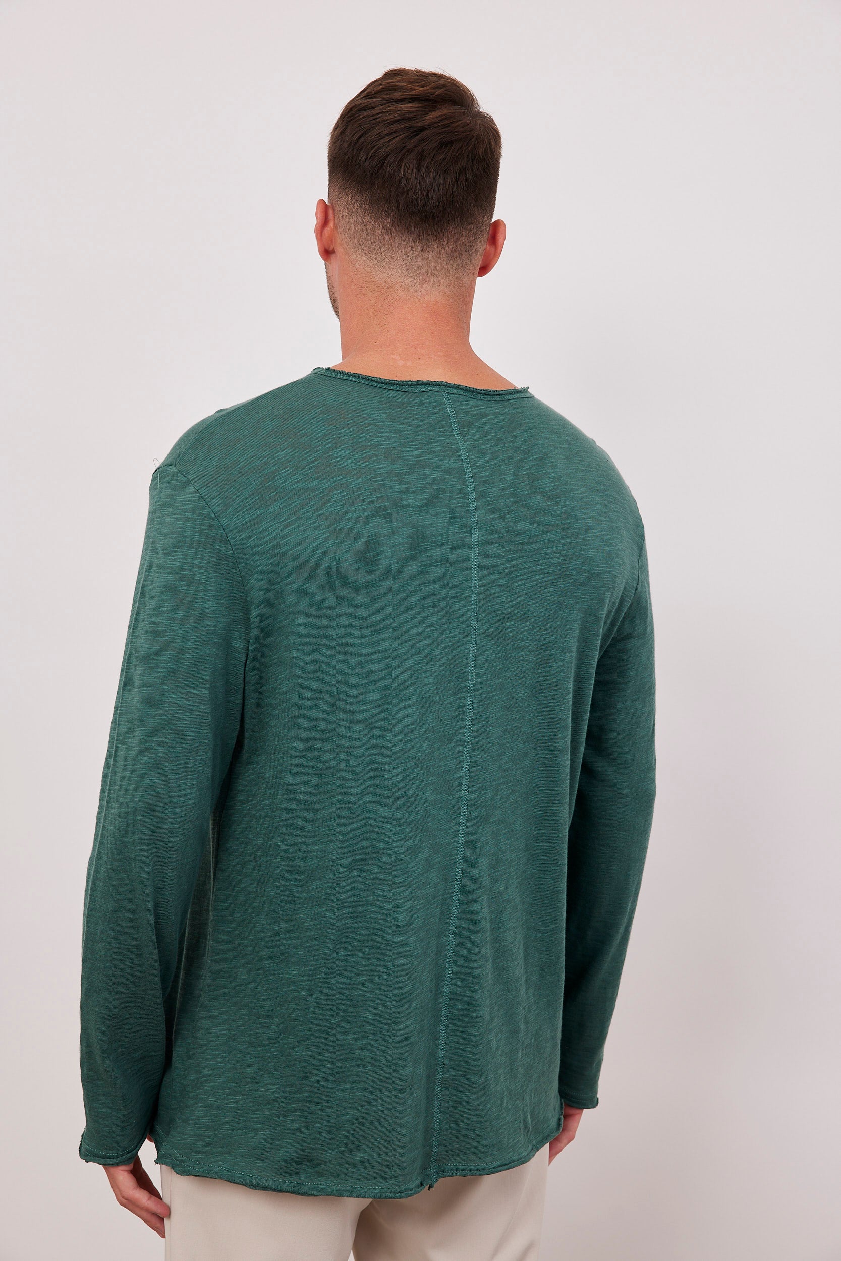 חולצה בטקסטורה סיומת פרומה