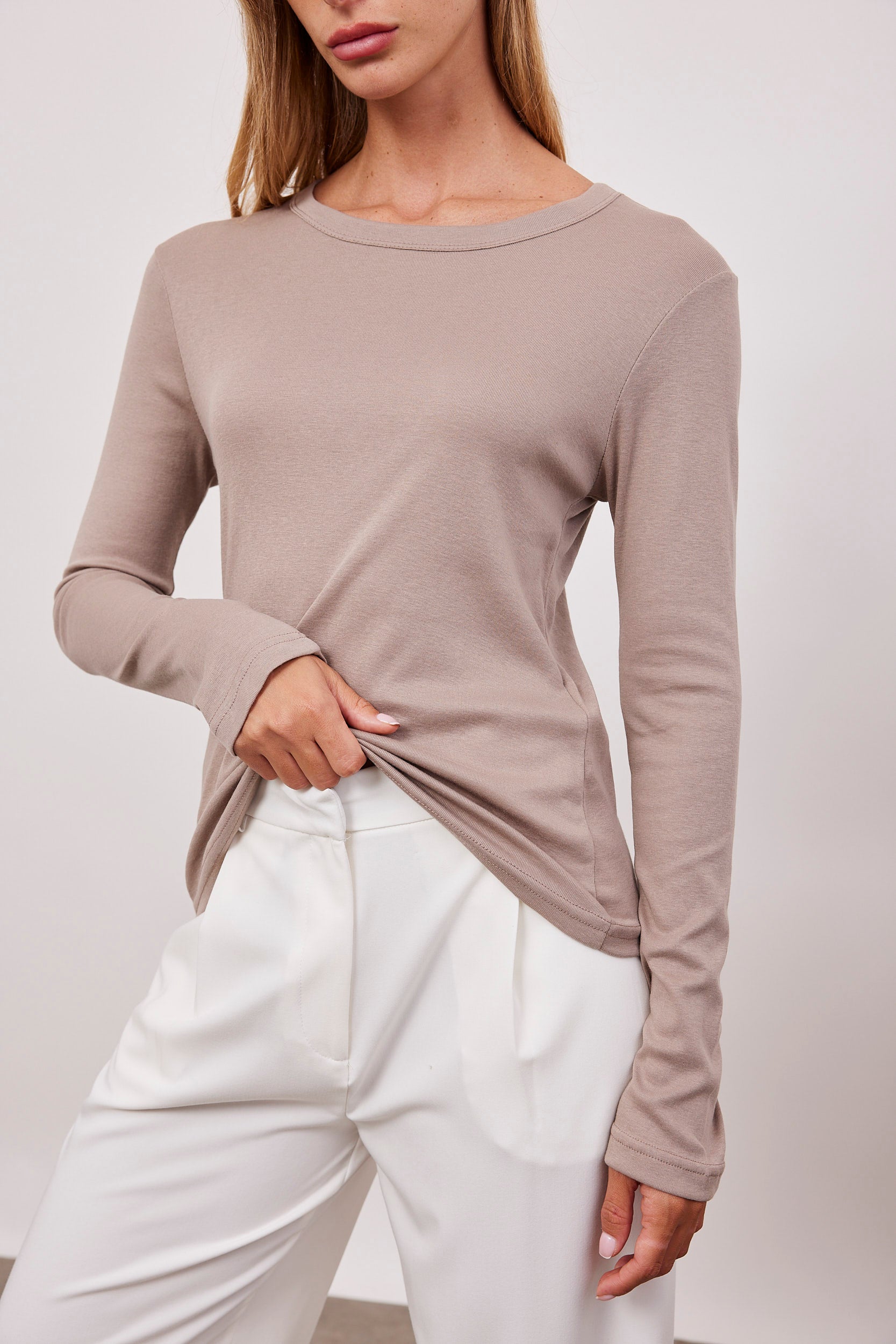 חולצת בייסיק ארוכה