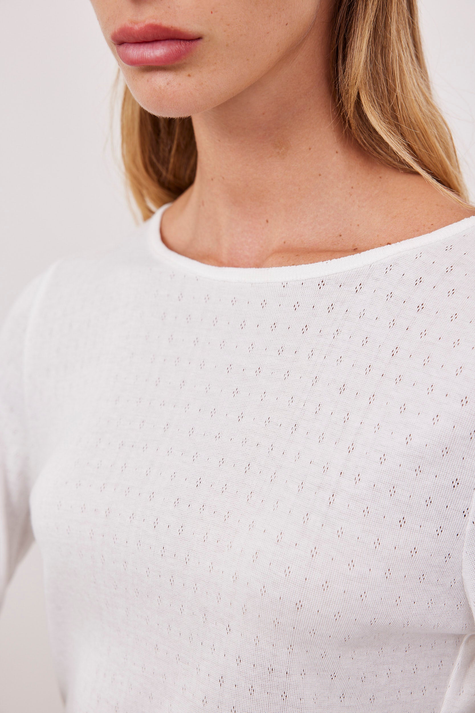 חולצת פוינטל ארוכה מפתח עגול