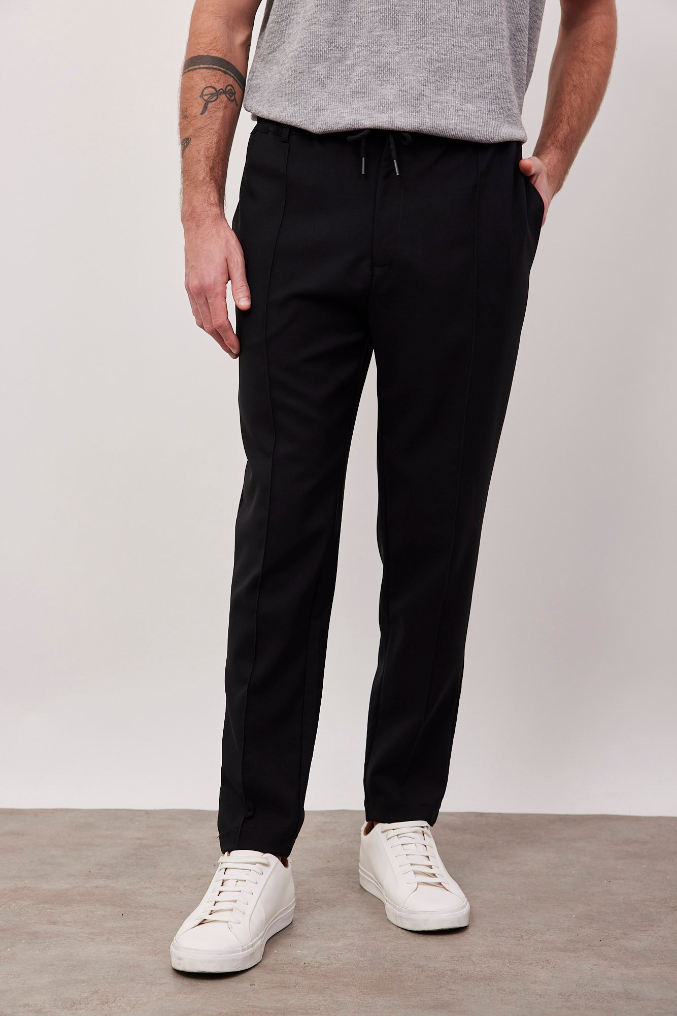 מכנסיים מחויטים עם קשירה - ITAY BRANDS