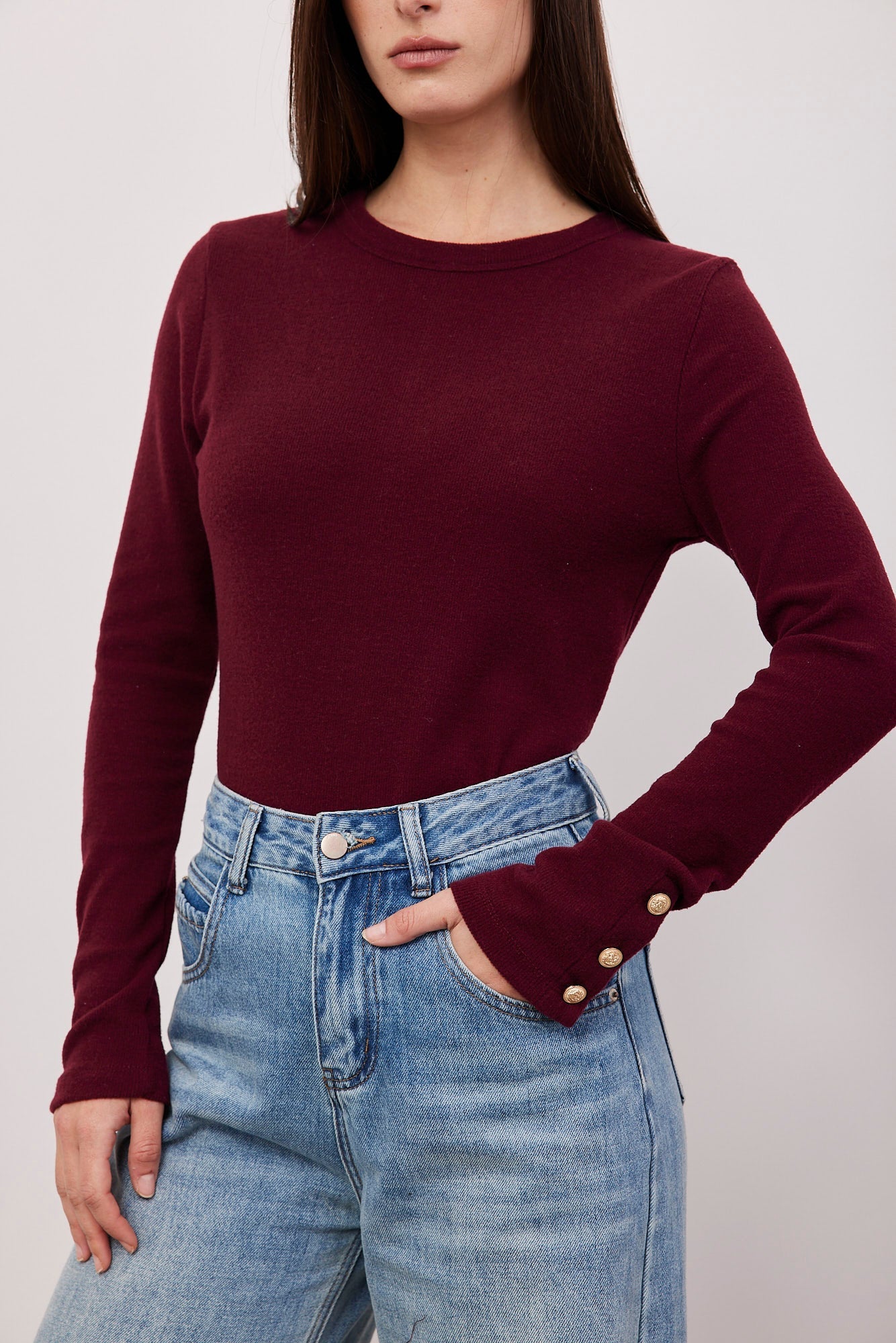 סריג בשילוב כפתורים בשרוול - ITAY BRANDS