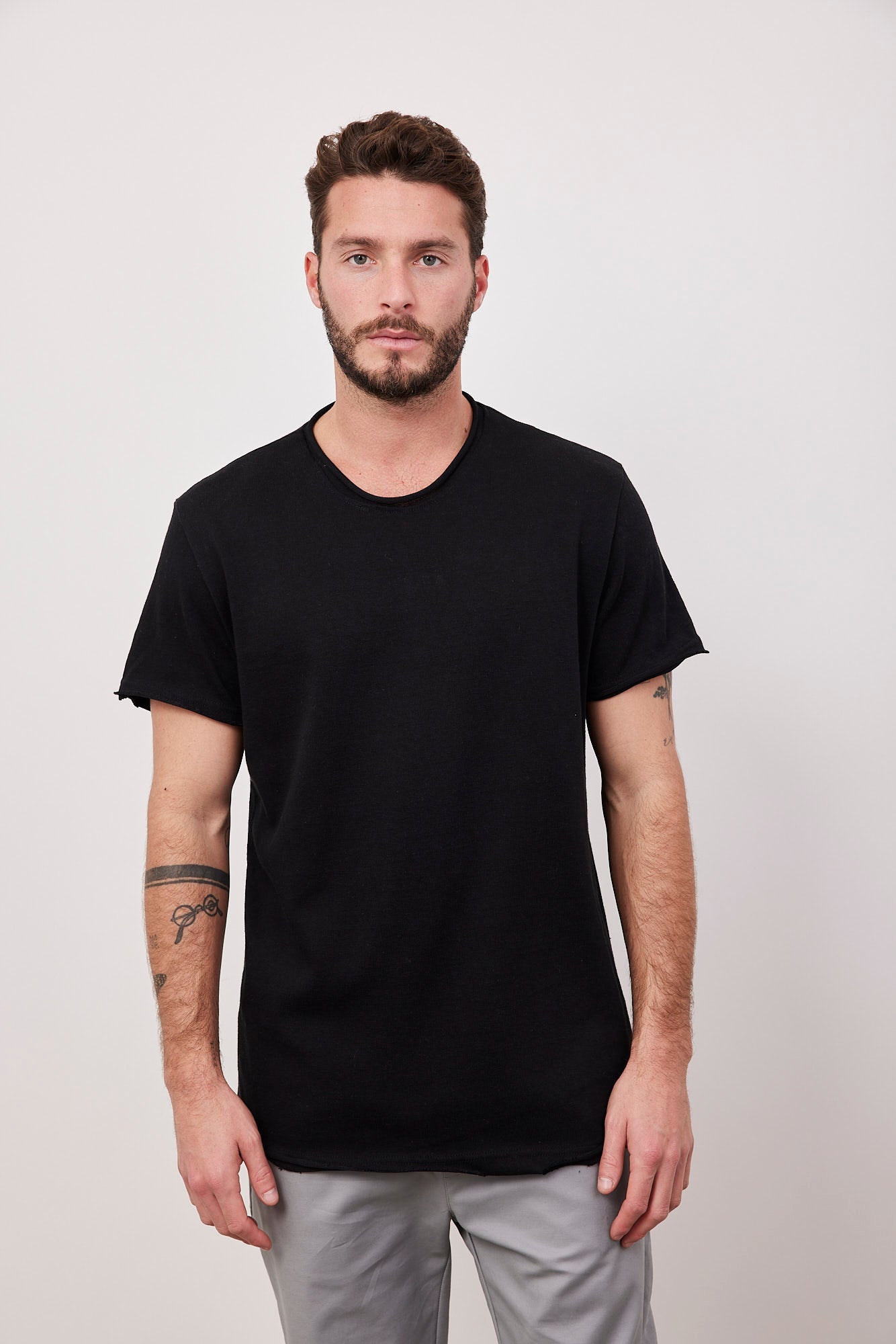 טישרט במראה פשתן בסיומת גזורה - ITAY BRANDS