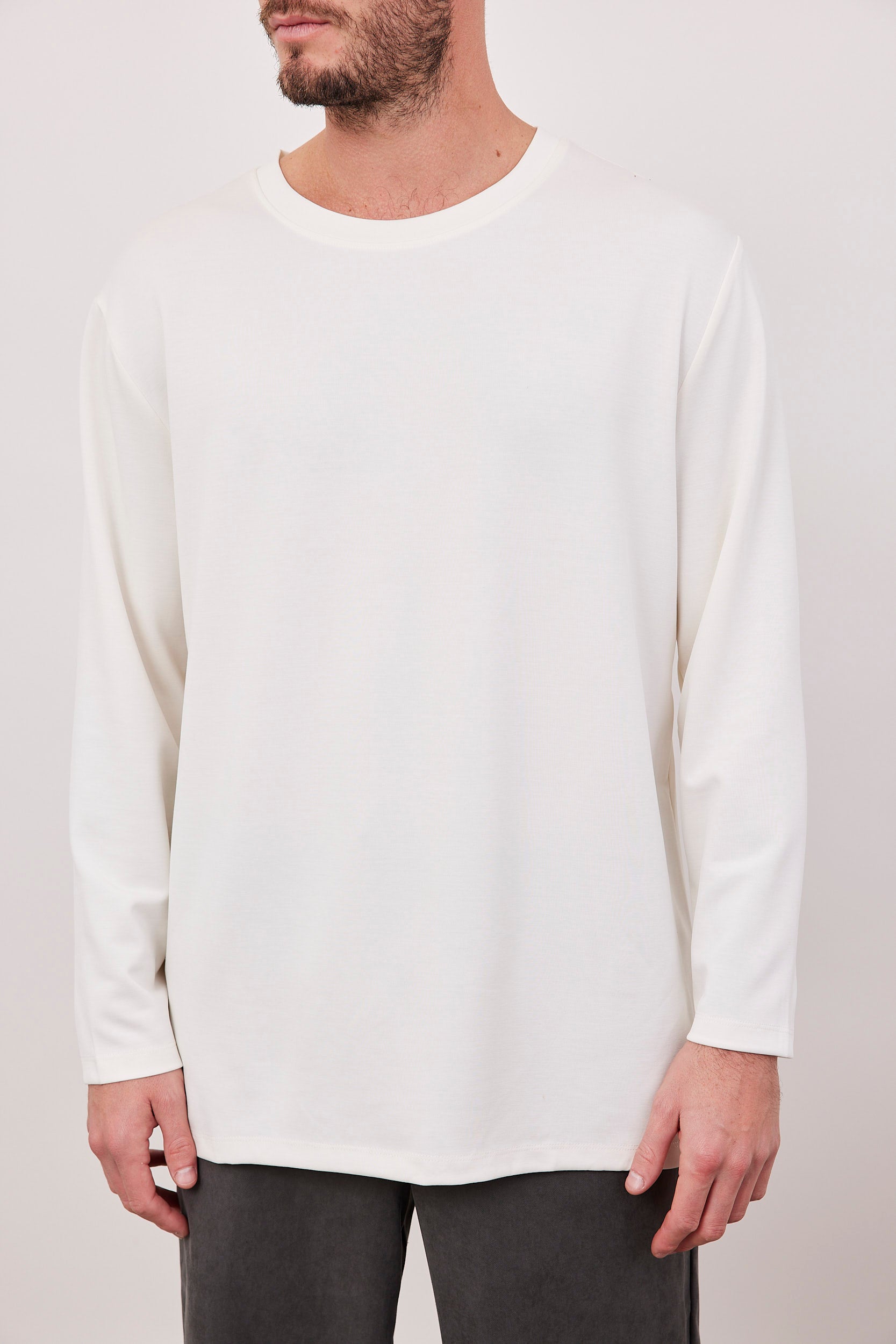 חולצה ארוכה עם מפתח עגול