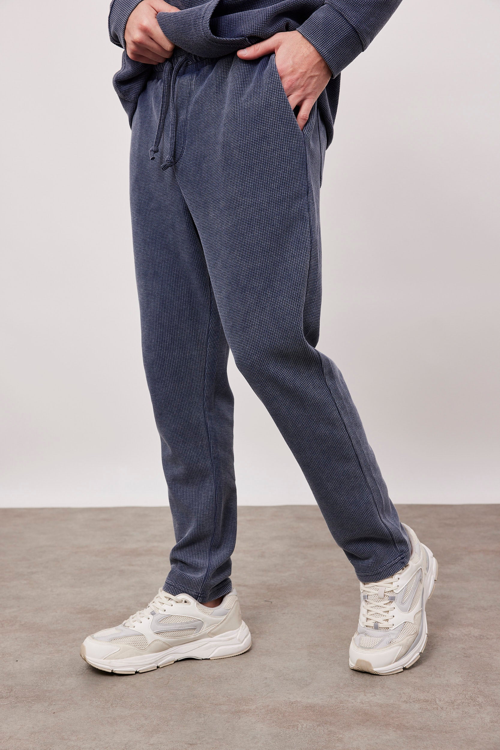 מכנס ארוך בטקסטורה עם גומי