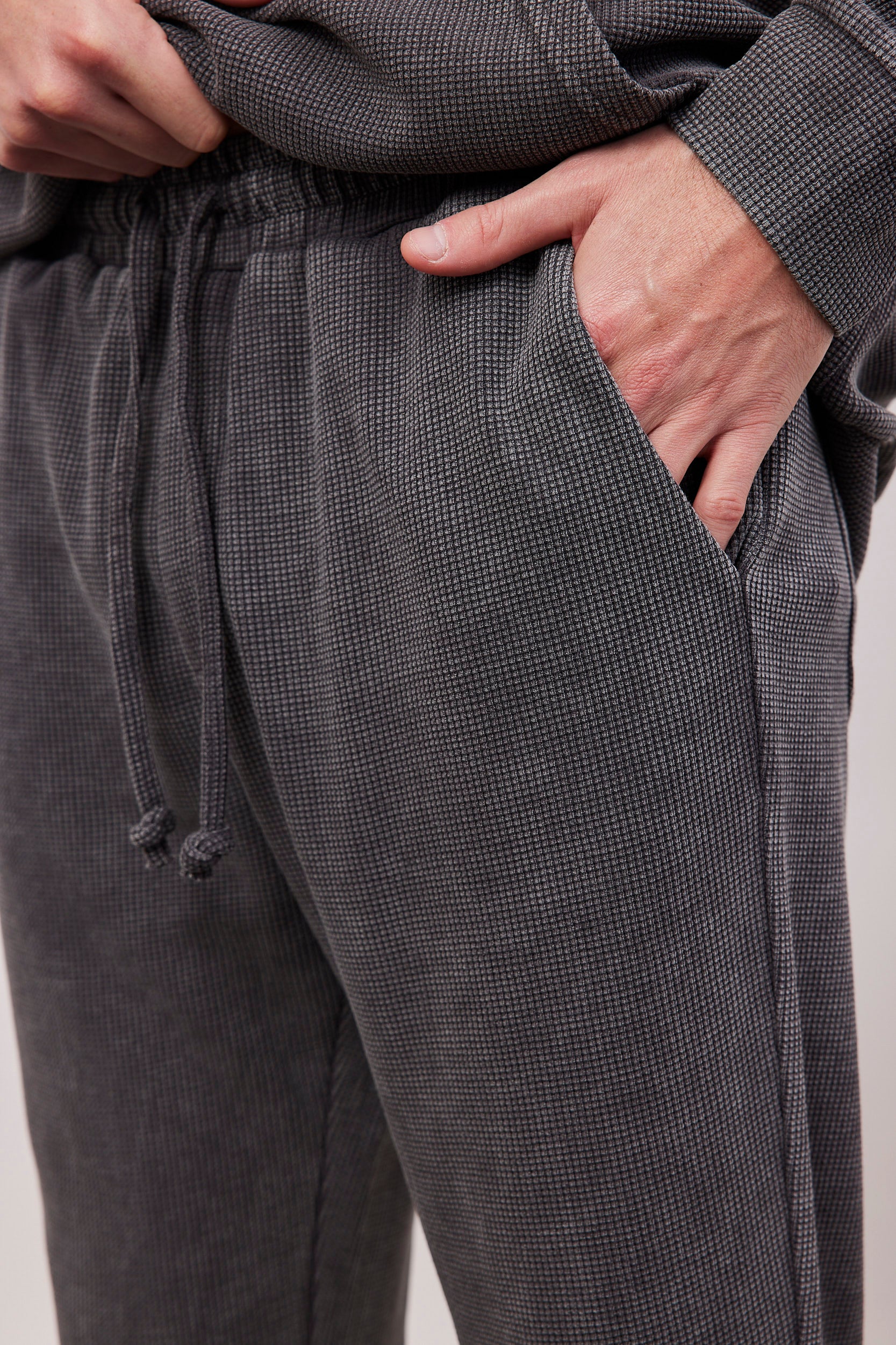 מכנס ארוך בטקסטורה עם גומי