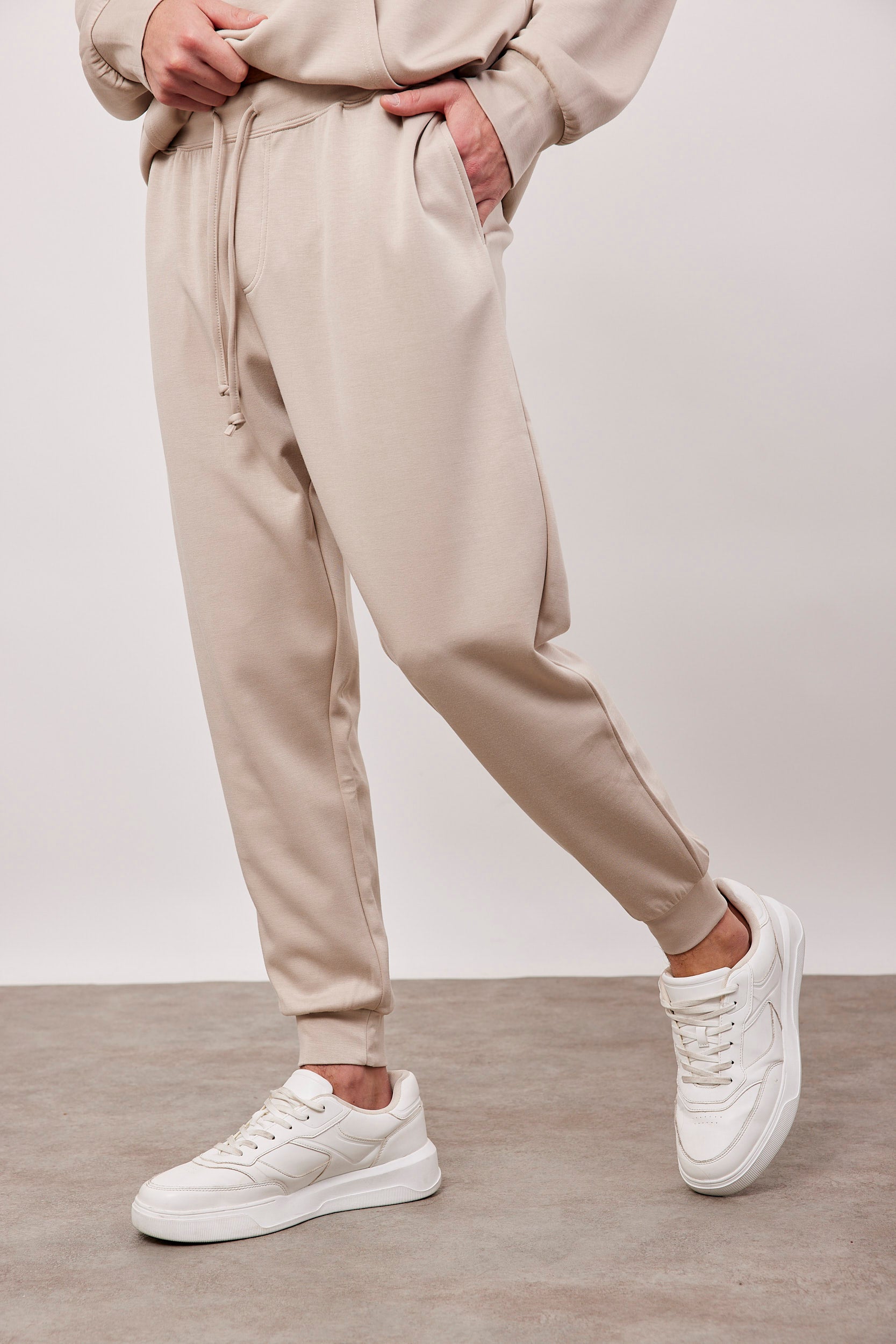 מכנסיים ארוכים עם סיומת מנגט