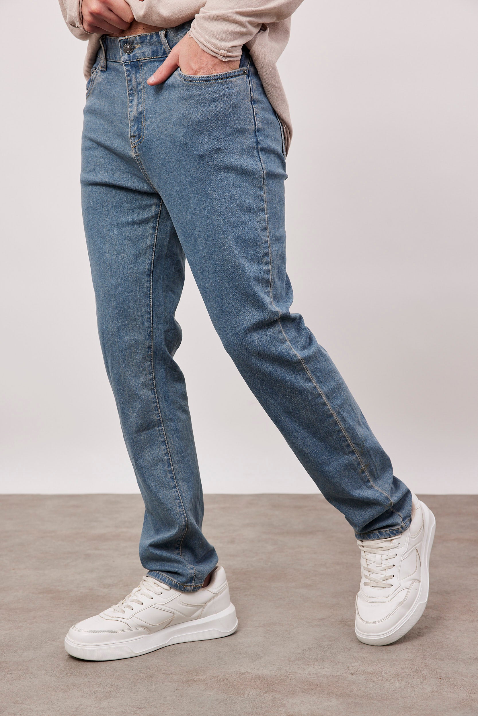 מכנסי גינס ארוכים