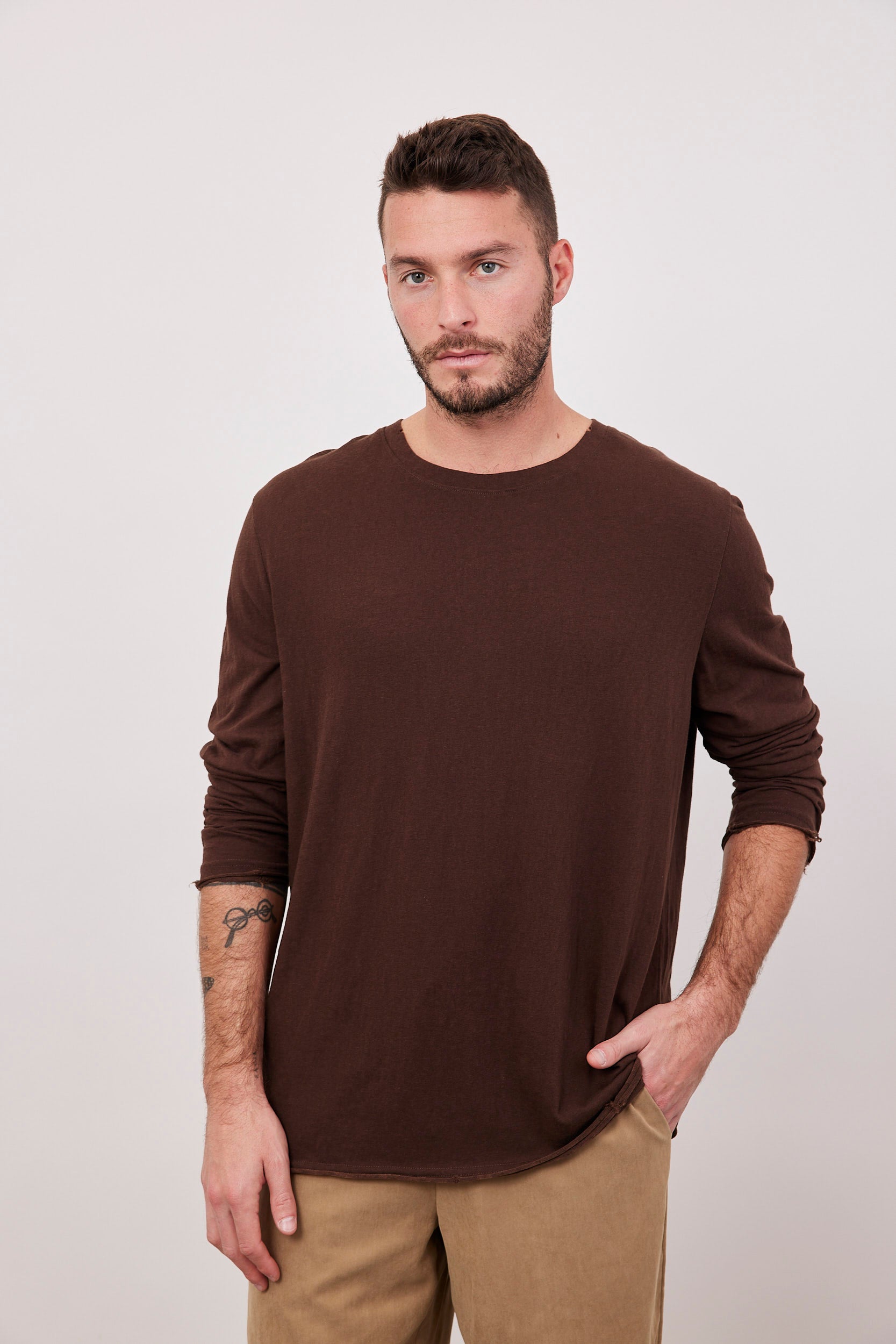 חולצה ארוכה סיומת ווש