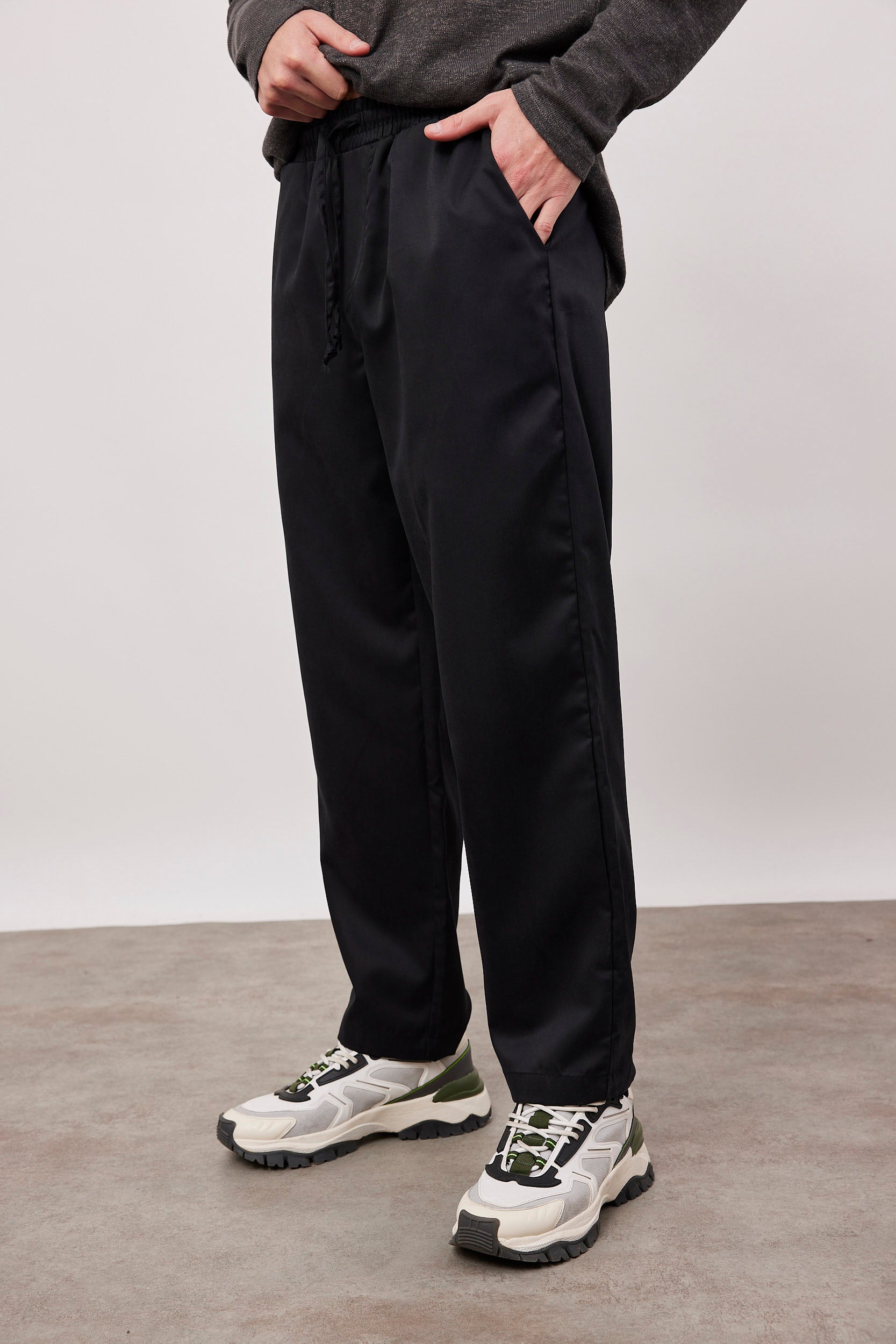 מכנסיים ארוכים גזרה רחבה