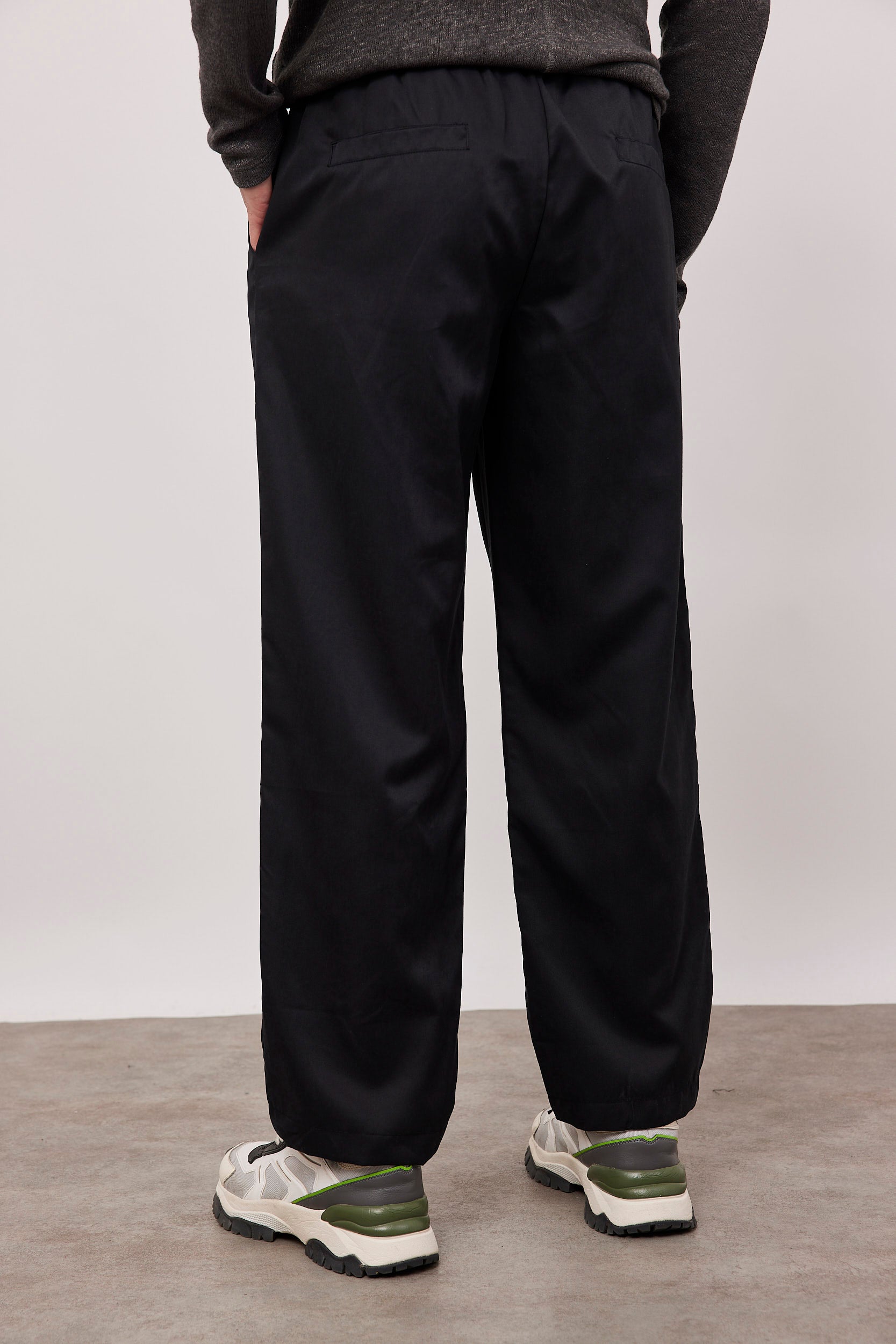 מכנסיים ארוכים גזרה רחבה