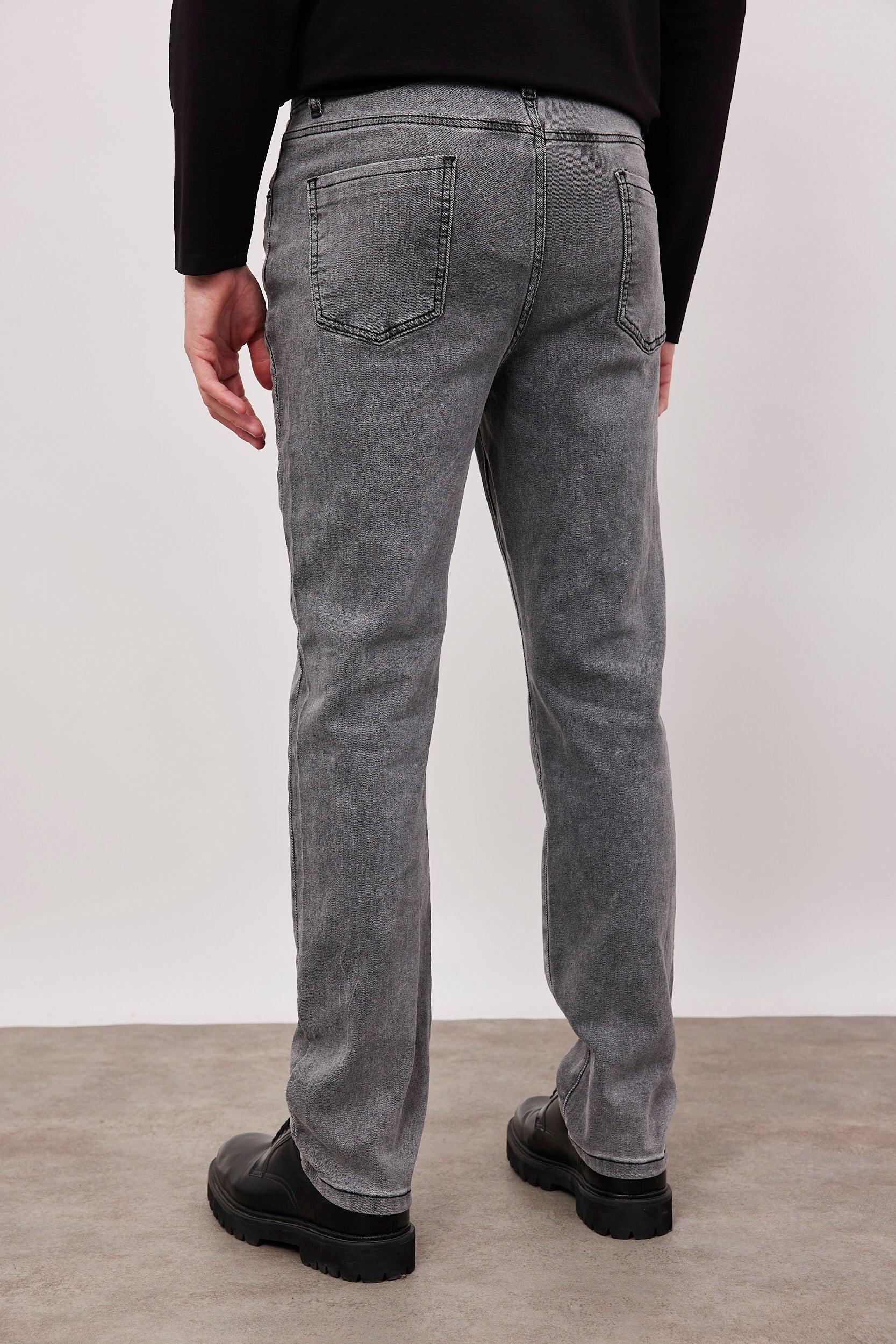 מכנסי גינס ארוכים