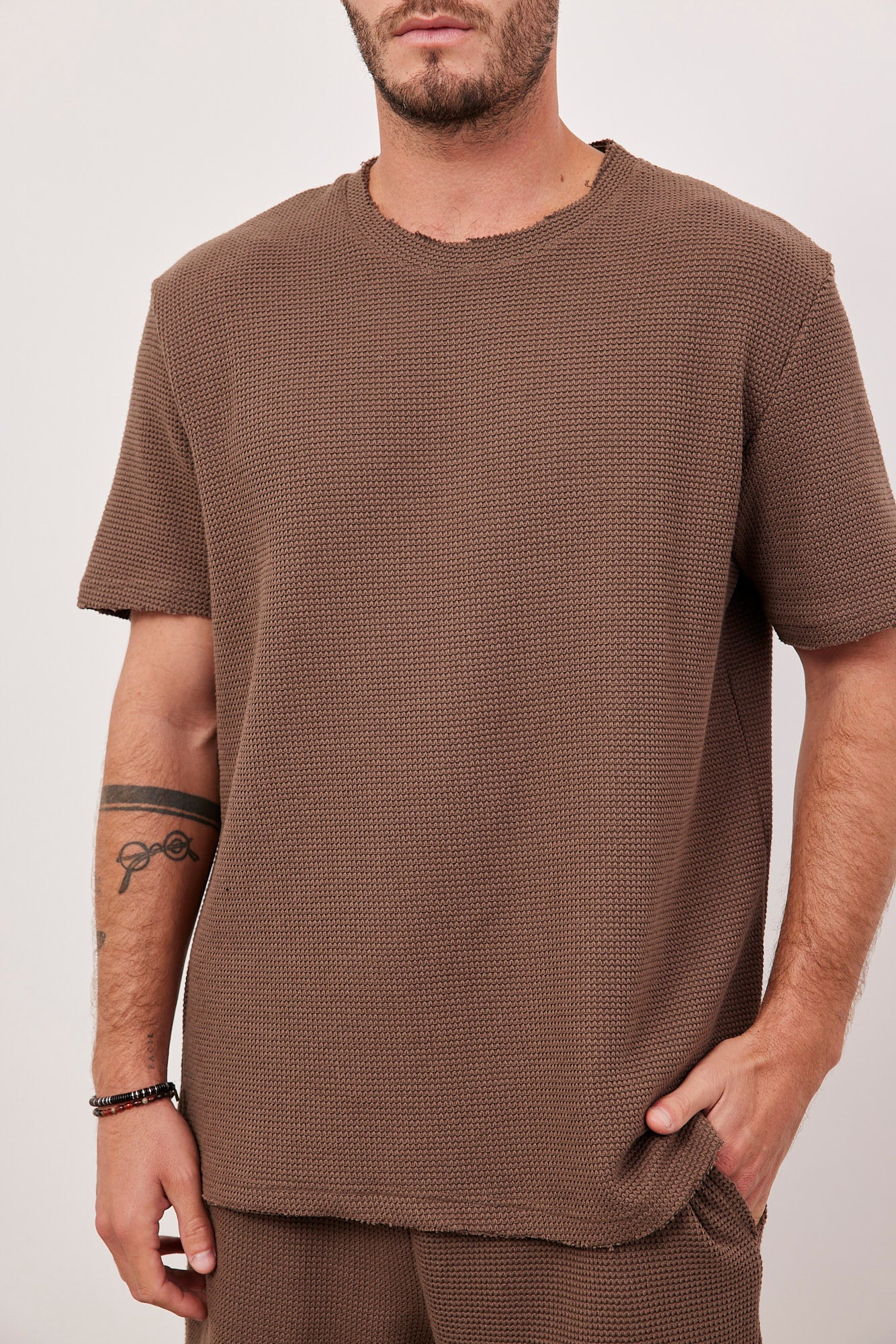 טישרט וופל בסיומת גזורה