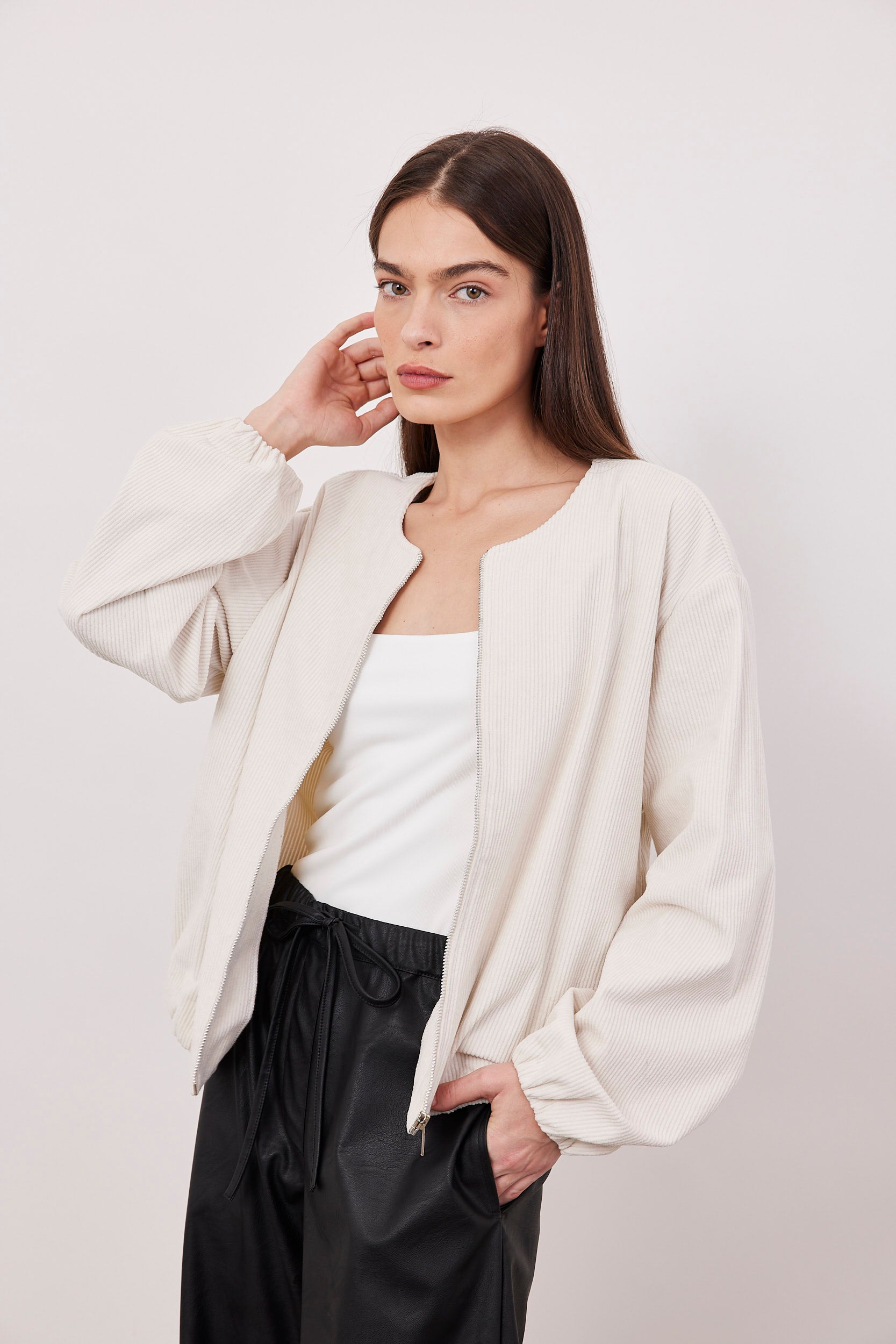 גקט קורדרוי עם רוכסן