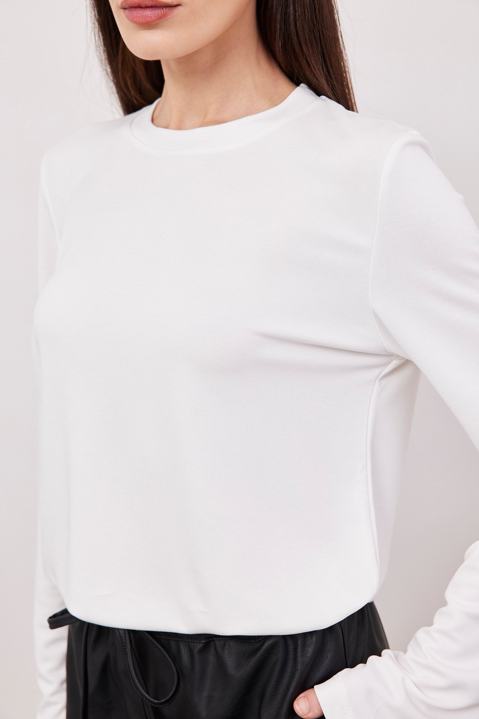 חולצת ניקי ארוכה מבד מודל