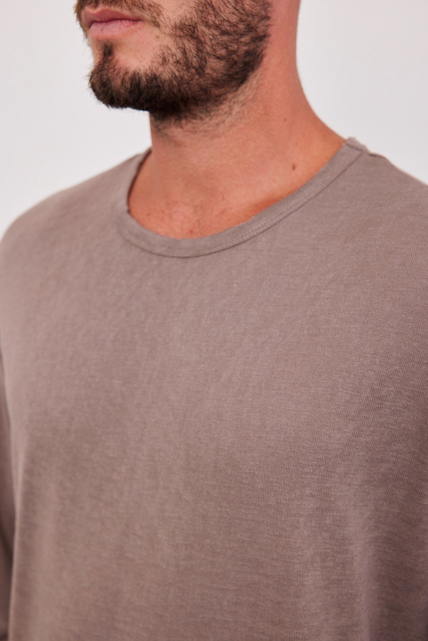 חולצת בייסיק בטקסטורה