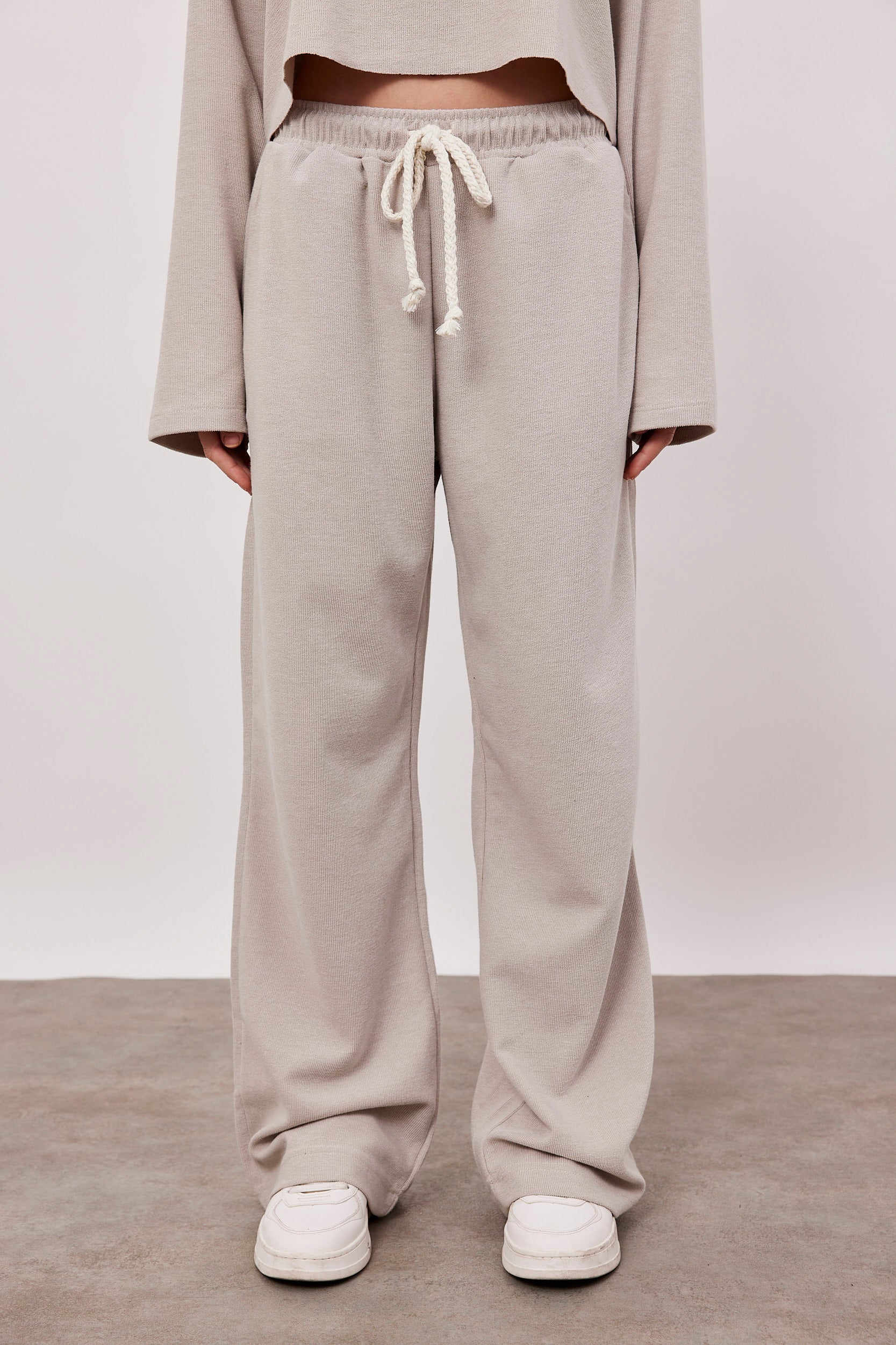 מכנסי סריג ארוכים עם שרוך