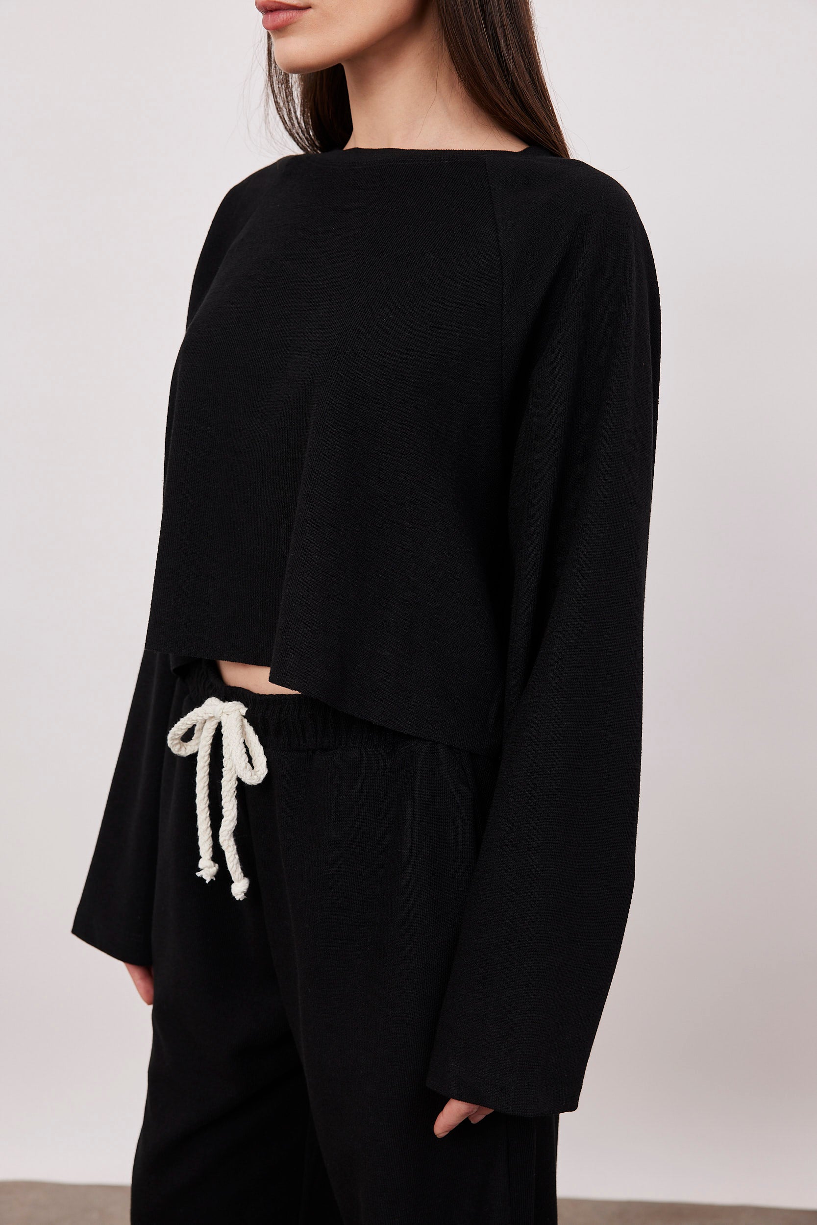 חולצת סריג קרופ