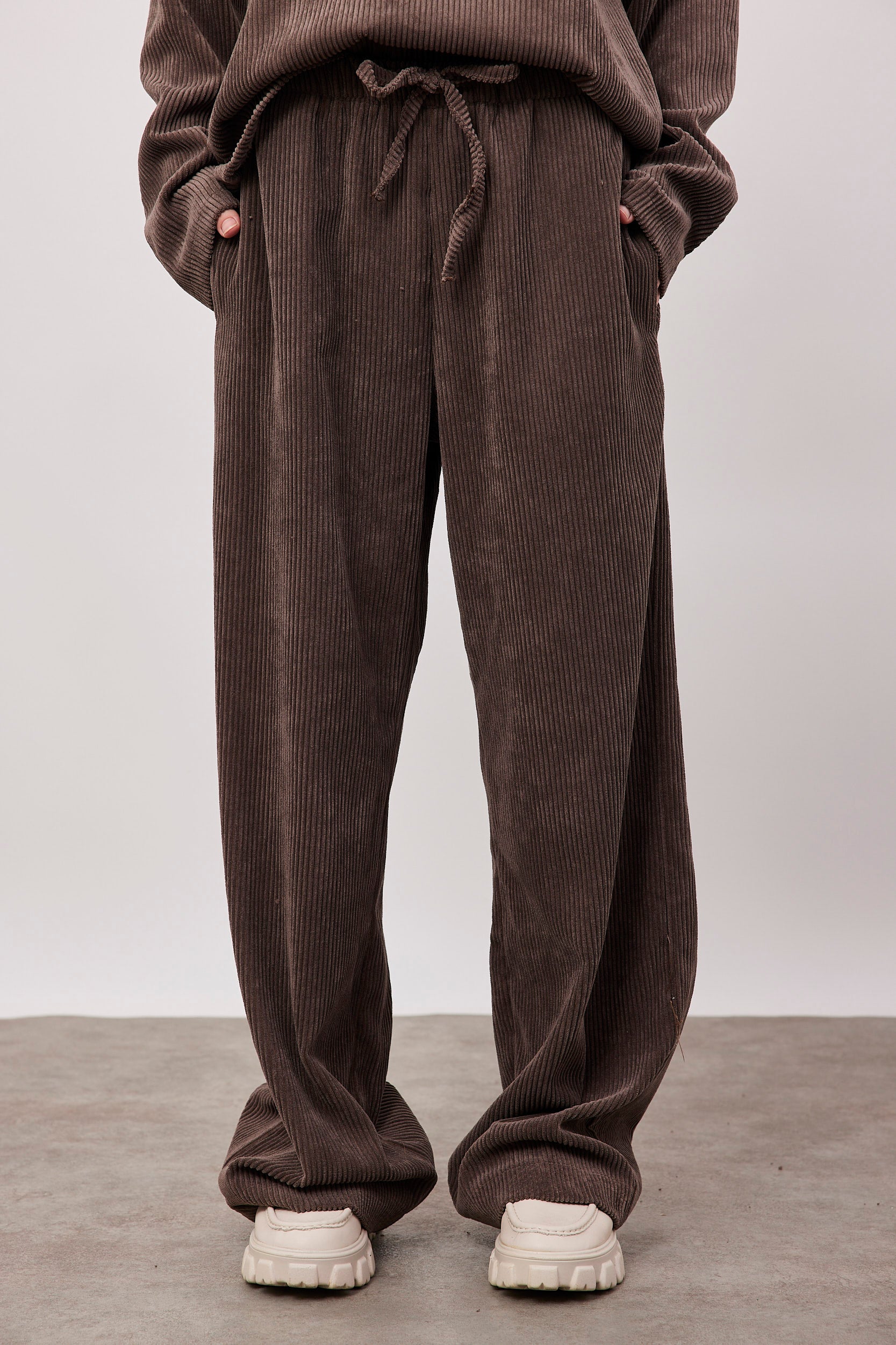 מכנסי קורדרוי עם קשירה