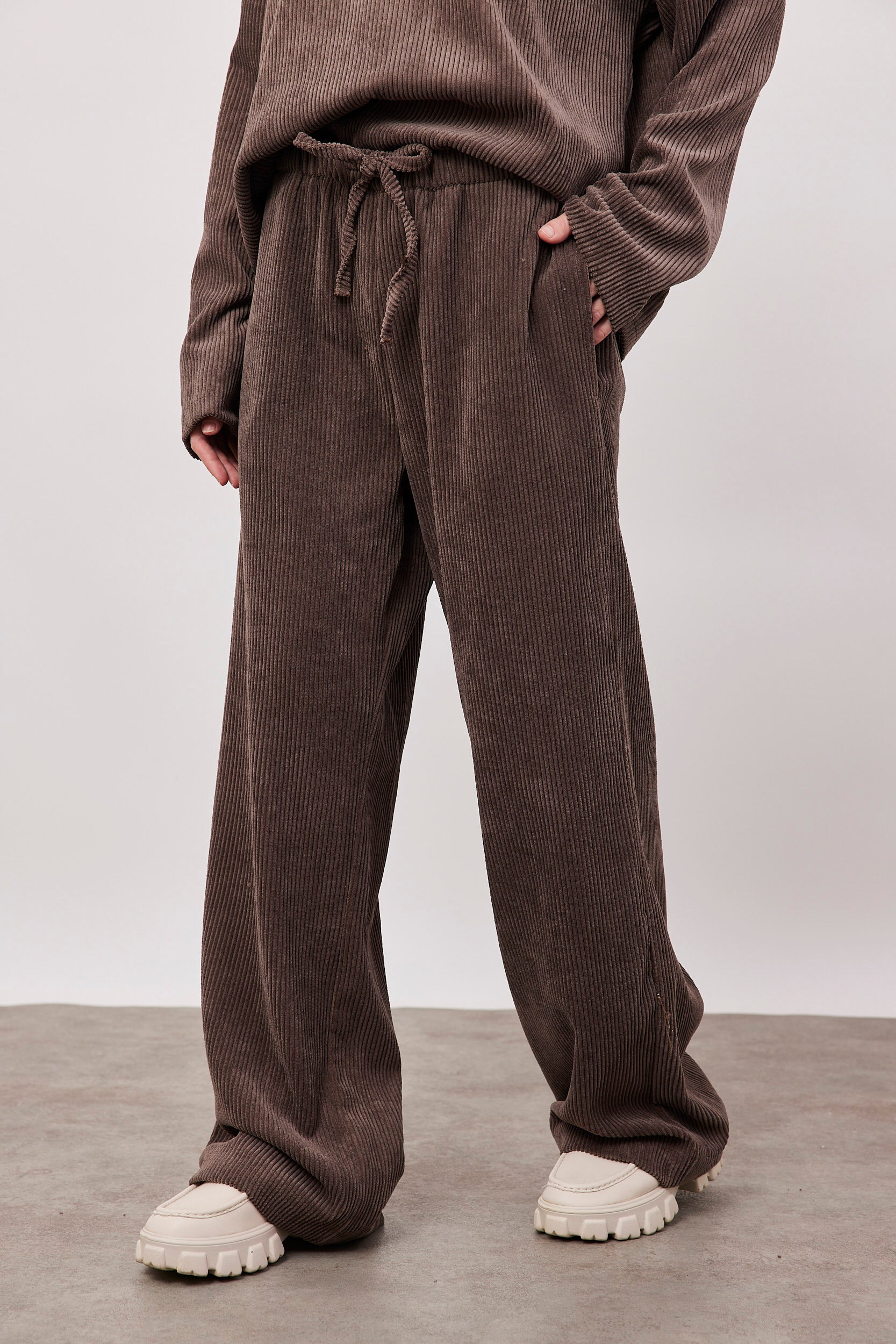 מכנסי קורדרוי עם קשירה