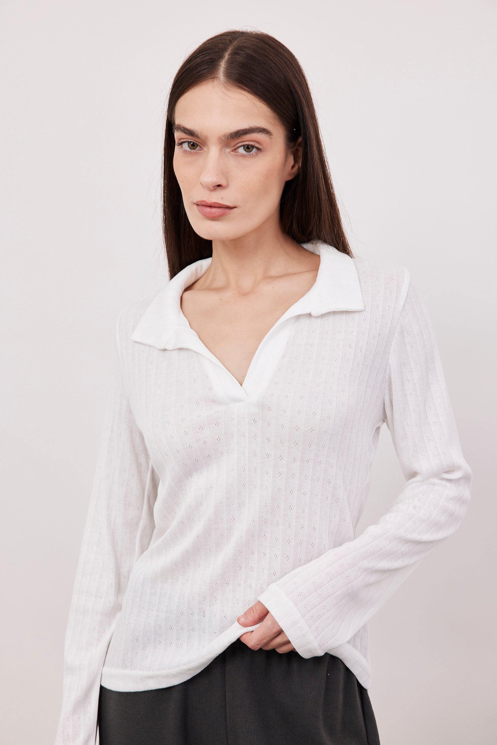 חולצת פונטייל עם צווארון