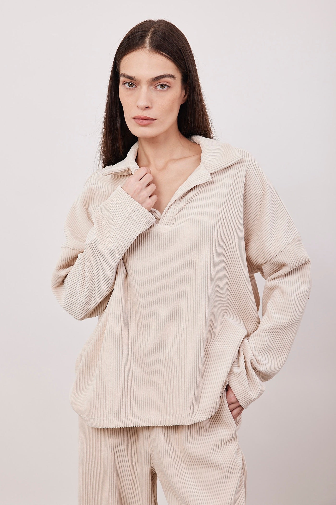 חולצת קורדרוי עם צווארון