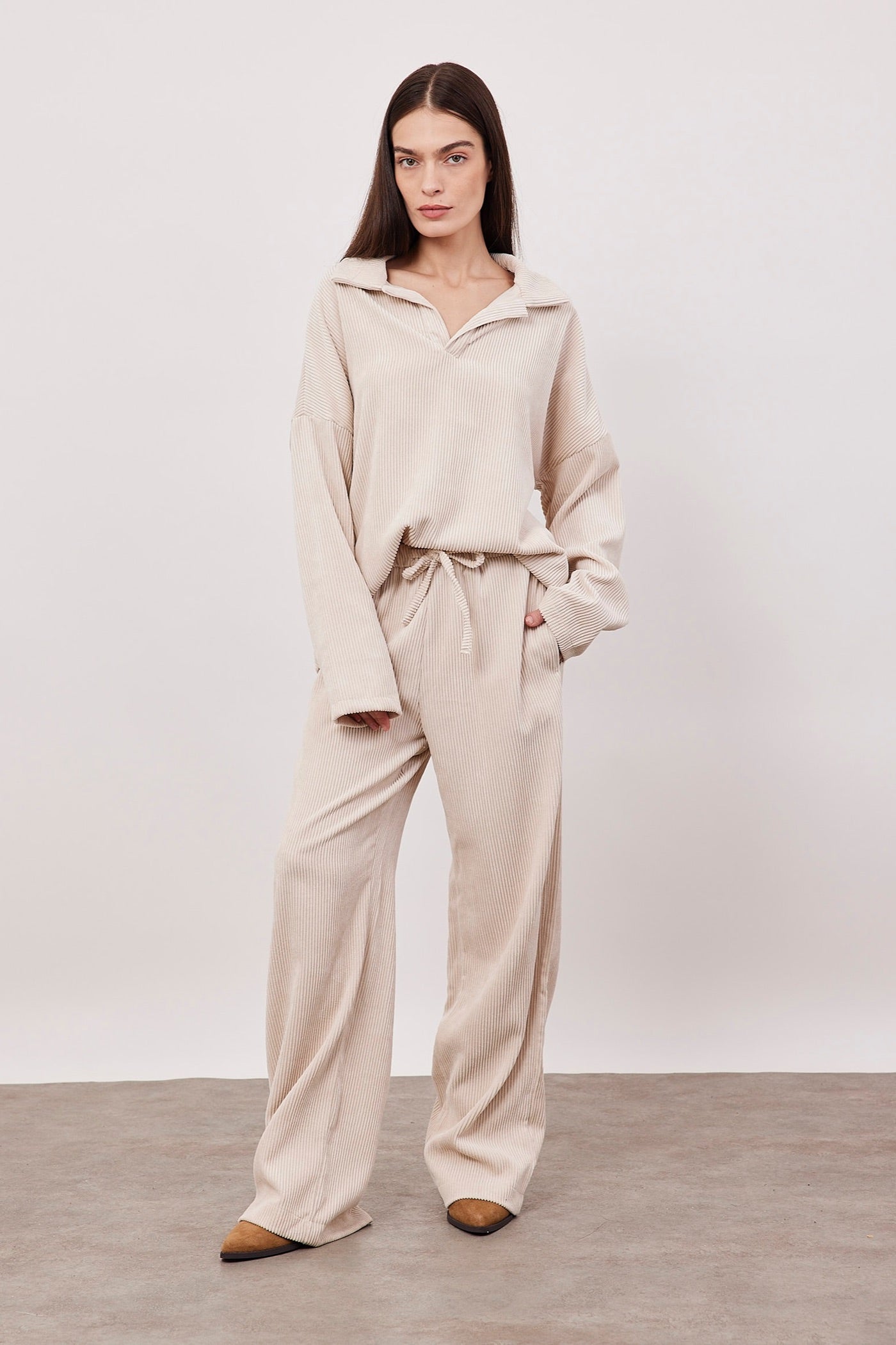 מכנסי קורדרוי עם קשירה