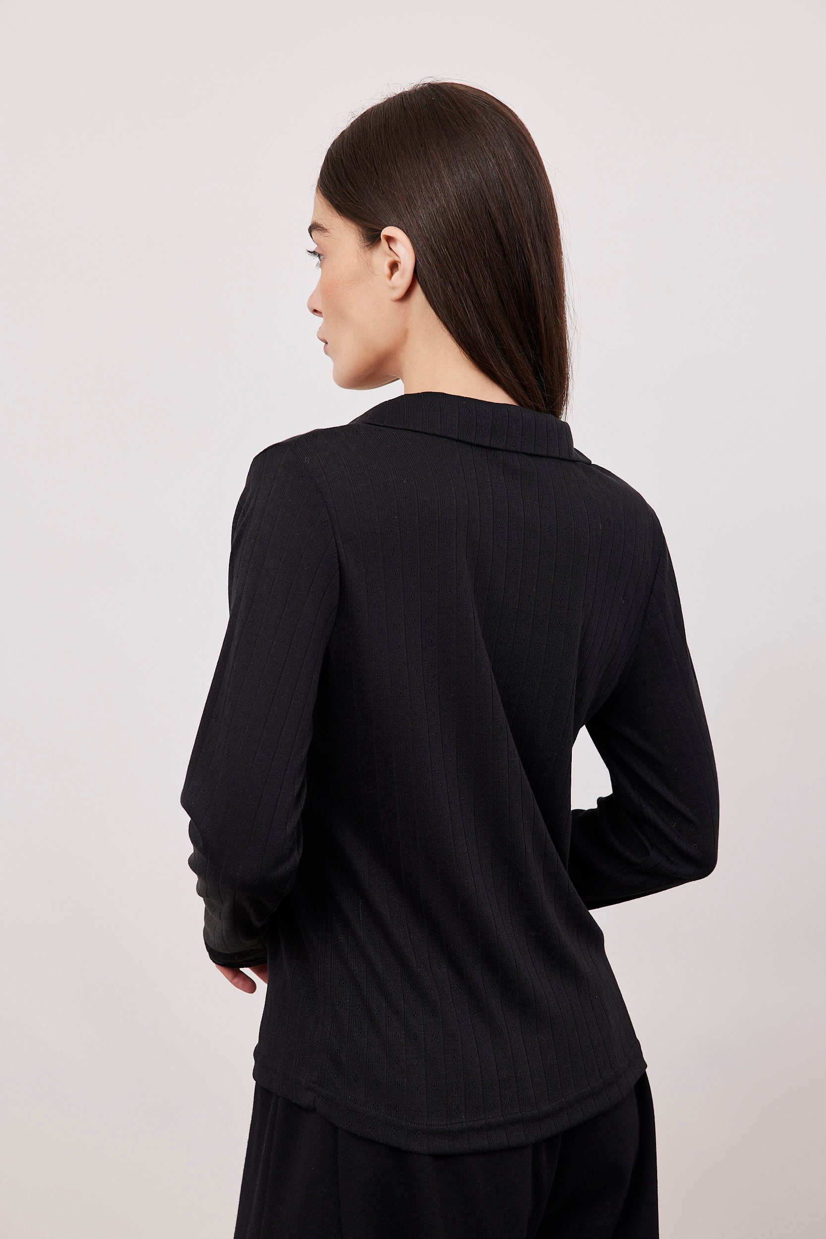 חולצת פונטייל עם צווארון