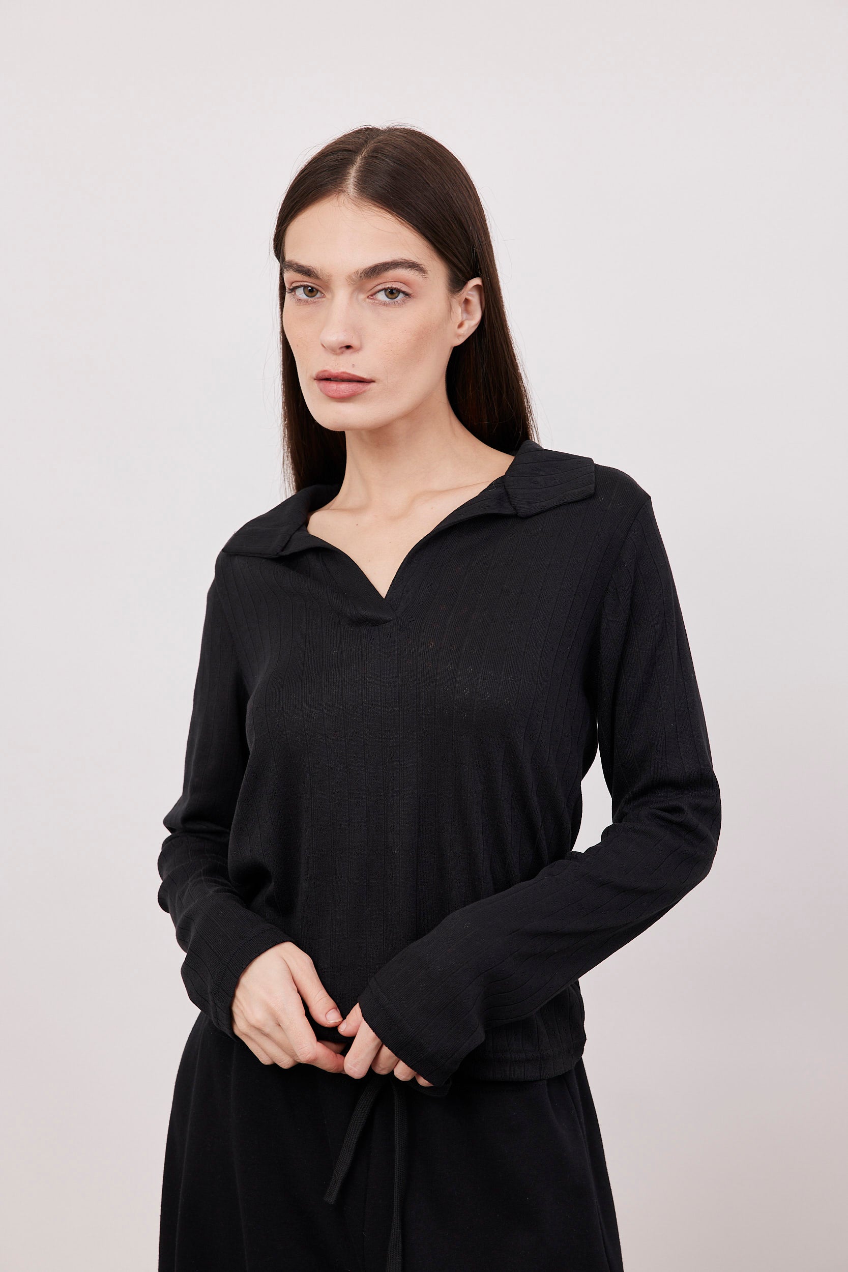 חולצת פונטייל עם צווארון