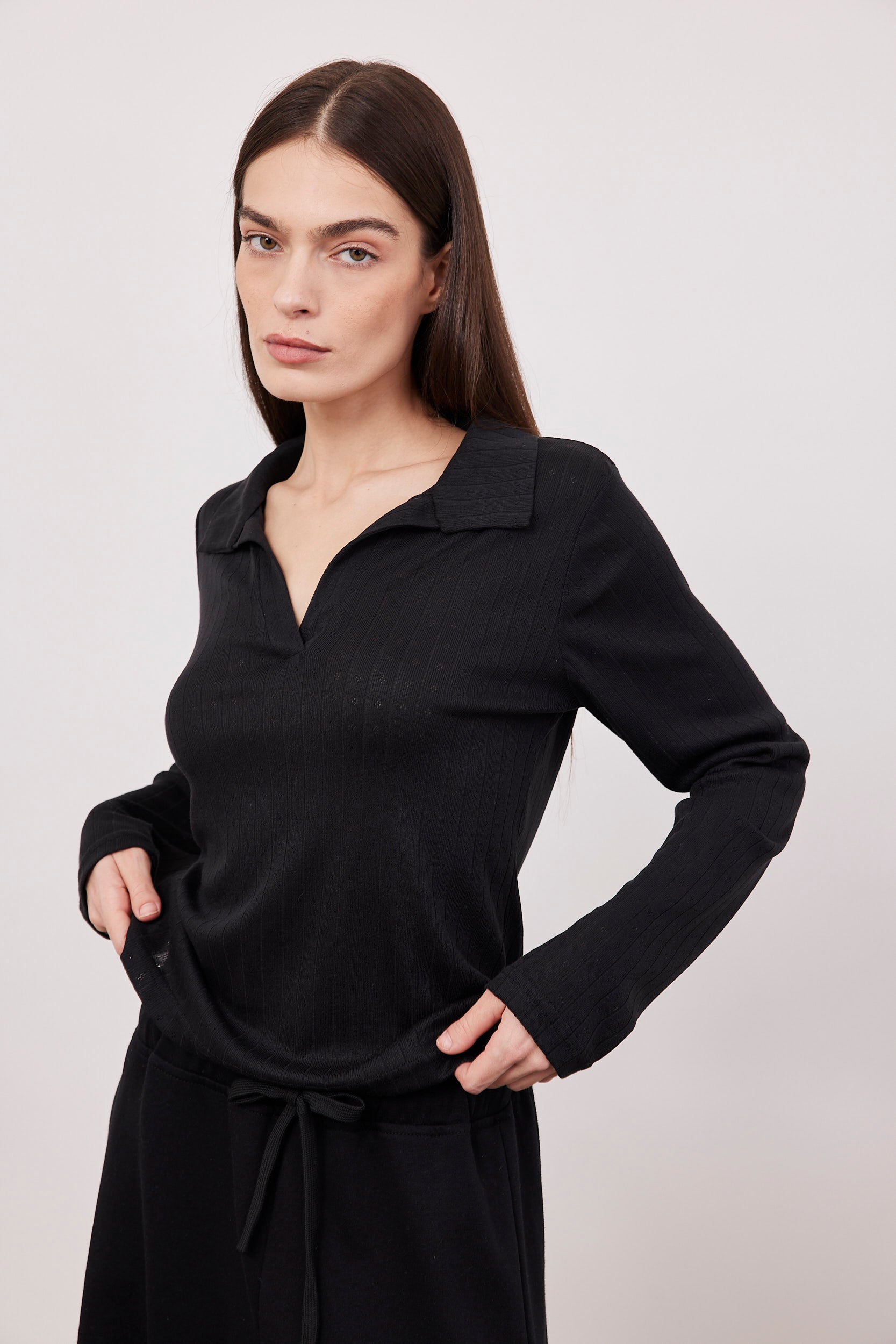 חולצת פונטייל עם צווארון