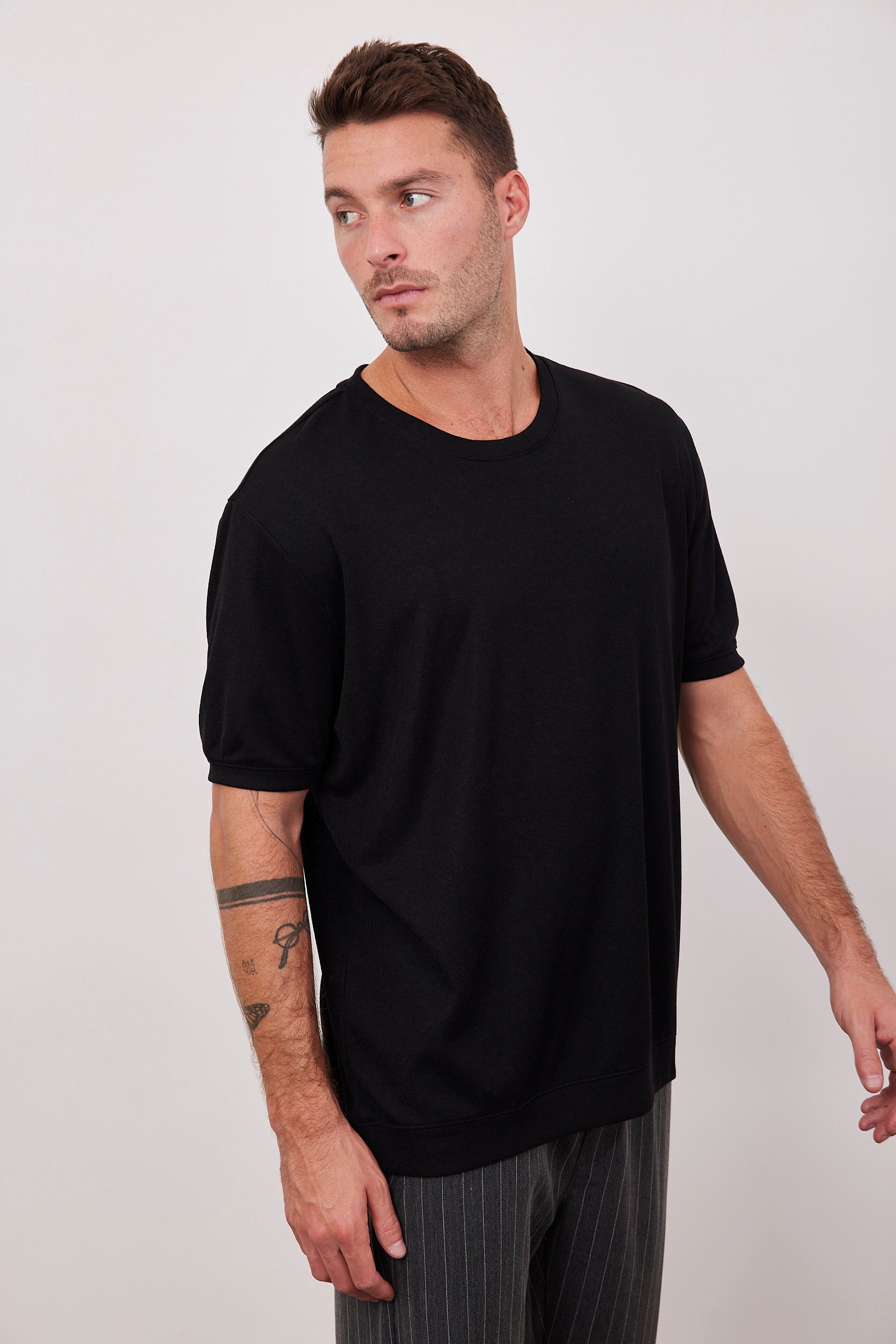 חולצת סלאב קצרה