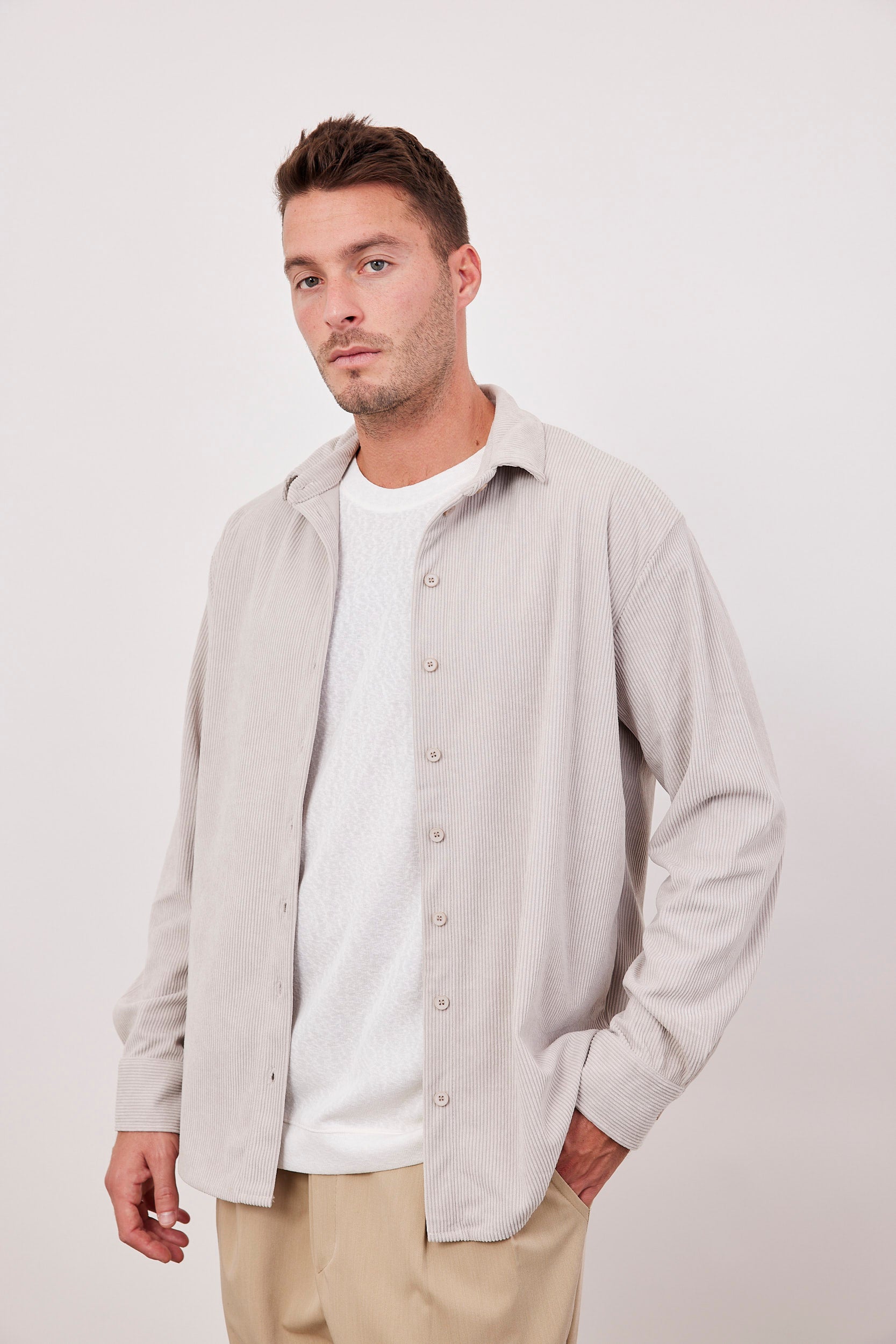 חולצת קורדרוי בשילוב כפתורים