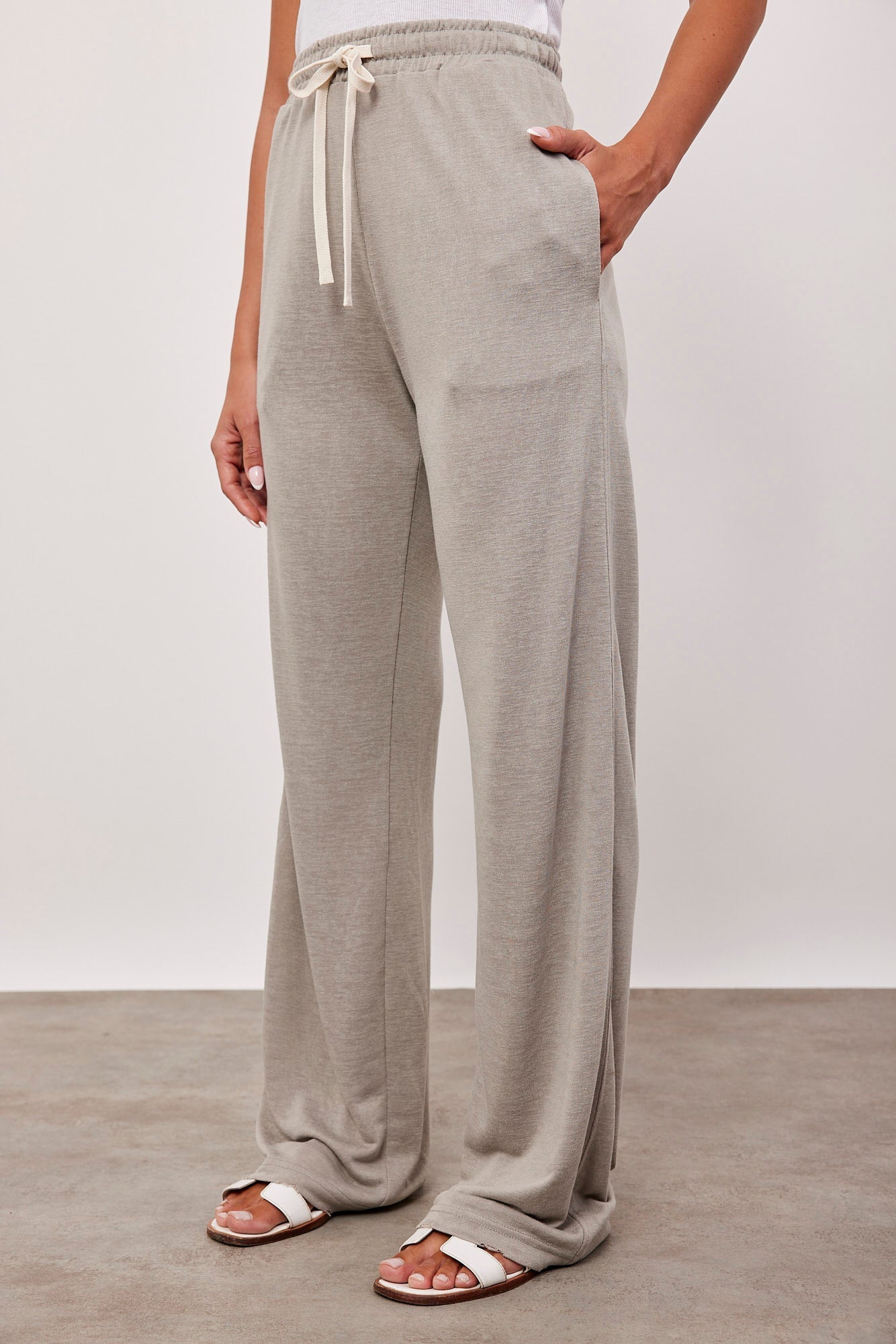 מכנסיים ארוכים במראה פשתן - ITAY BRANDS